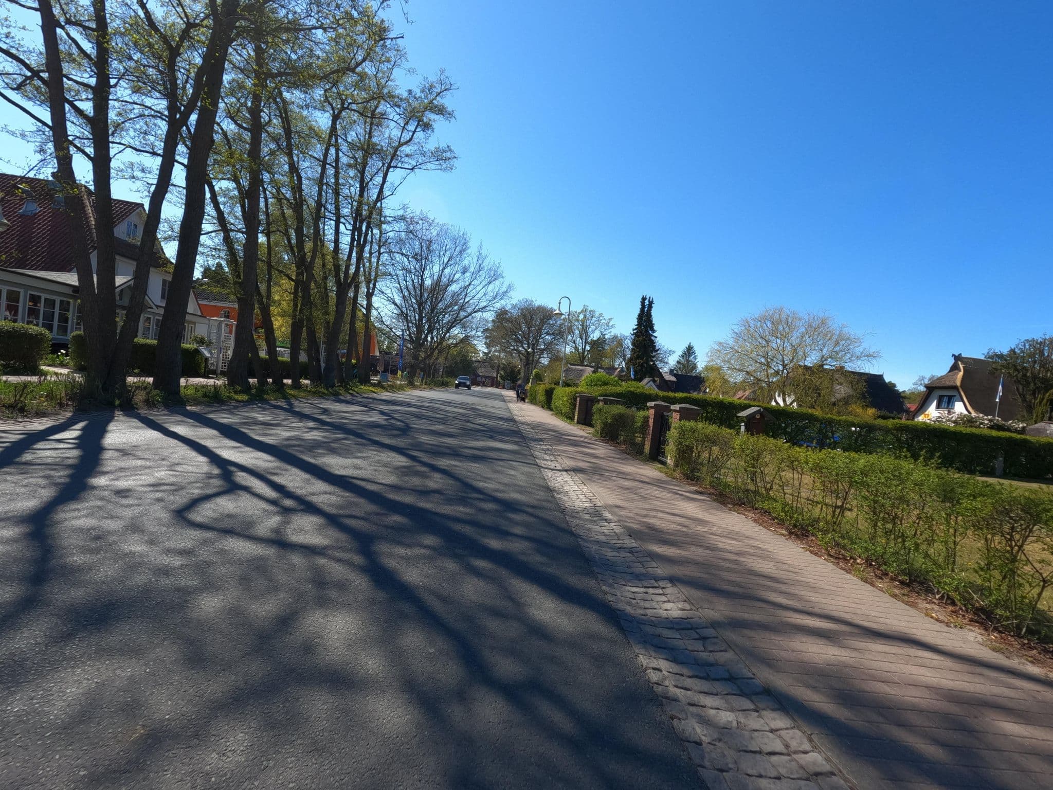 Street view near Haus Kranich, Ostseebad Prerow — © hektor1989 (CC BY-SA · Mapillary)