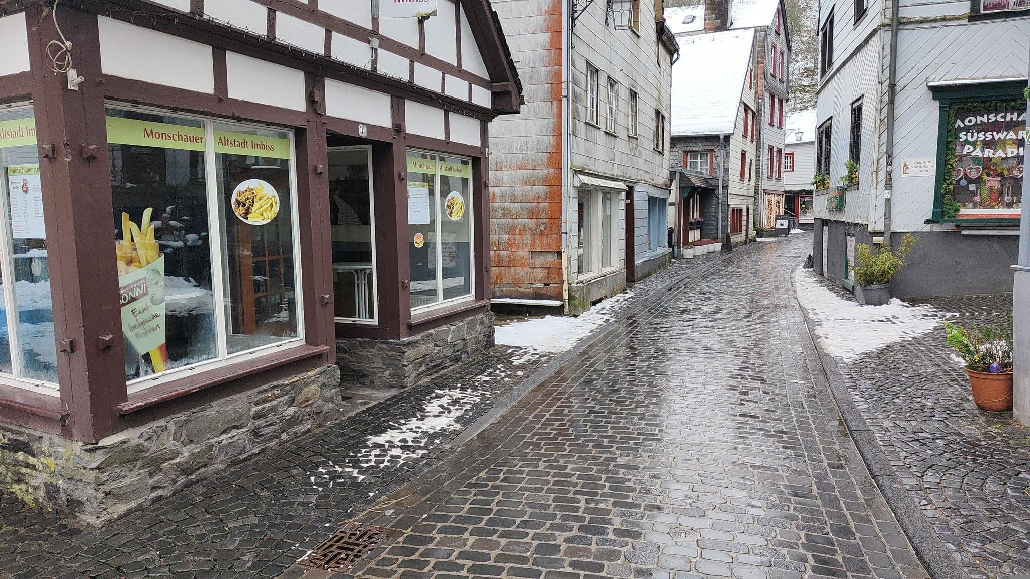 Street view near Brückenvilla, Monschau — © jeroenrozema74 (CC BY-SA · Mapillary)