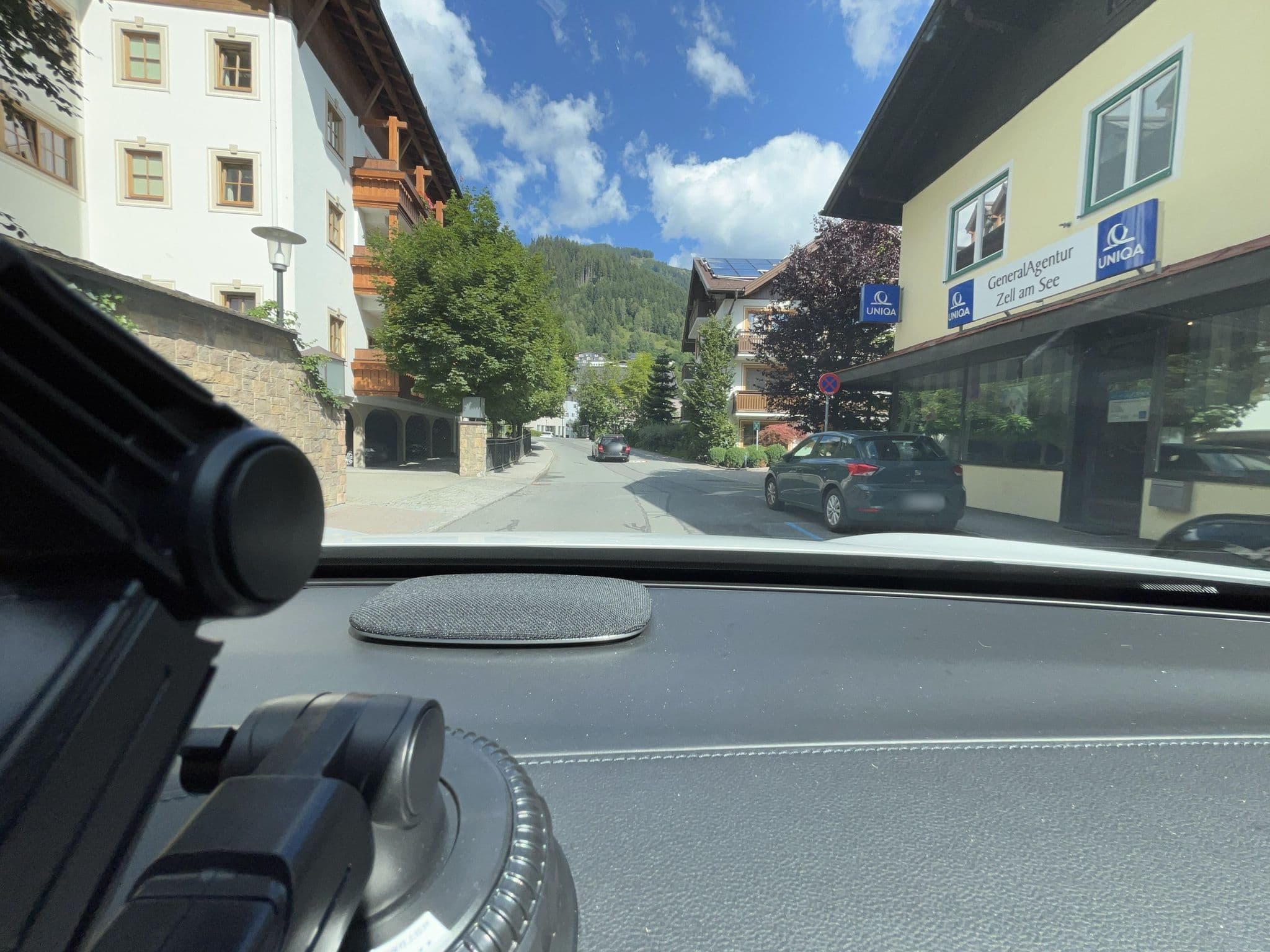 Street view near Hotel Salzburger Hof, Zell am See — © lin_wang (CC BY-SA · Mapillary)