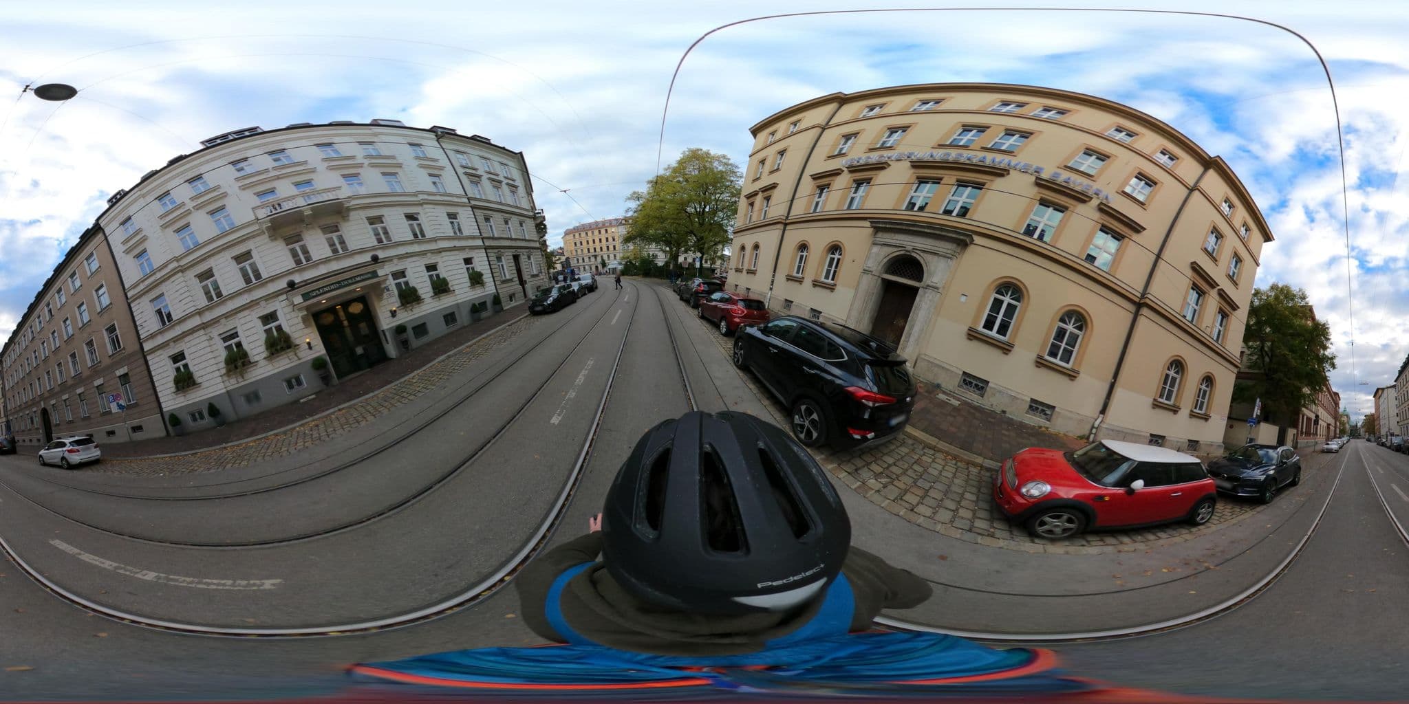 Street view near Splendid-Dollmann, Munich — © q5gads4 (CC BY-SA · Mapillary)