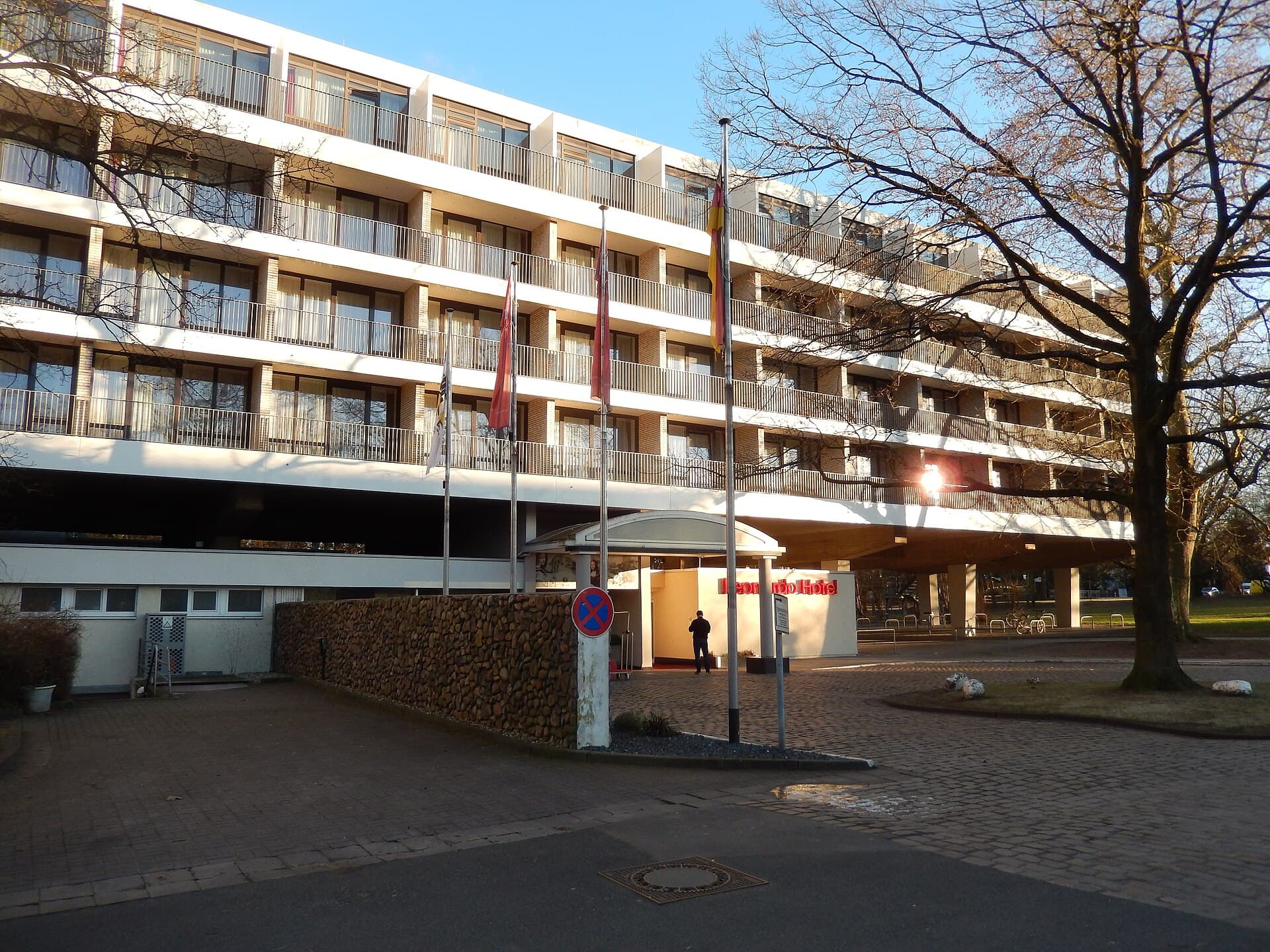 Leonardo Hotel Hannover (via Wikimedia Commons, CC BY 4.0)