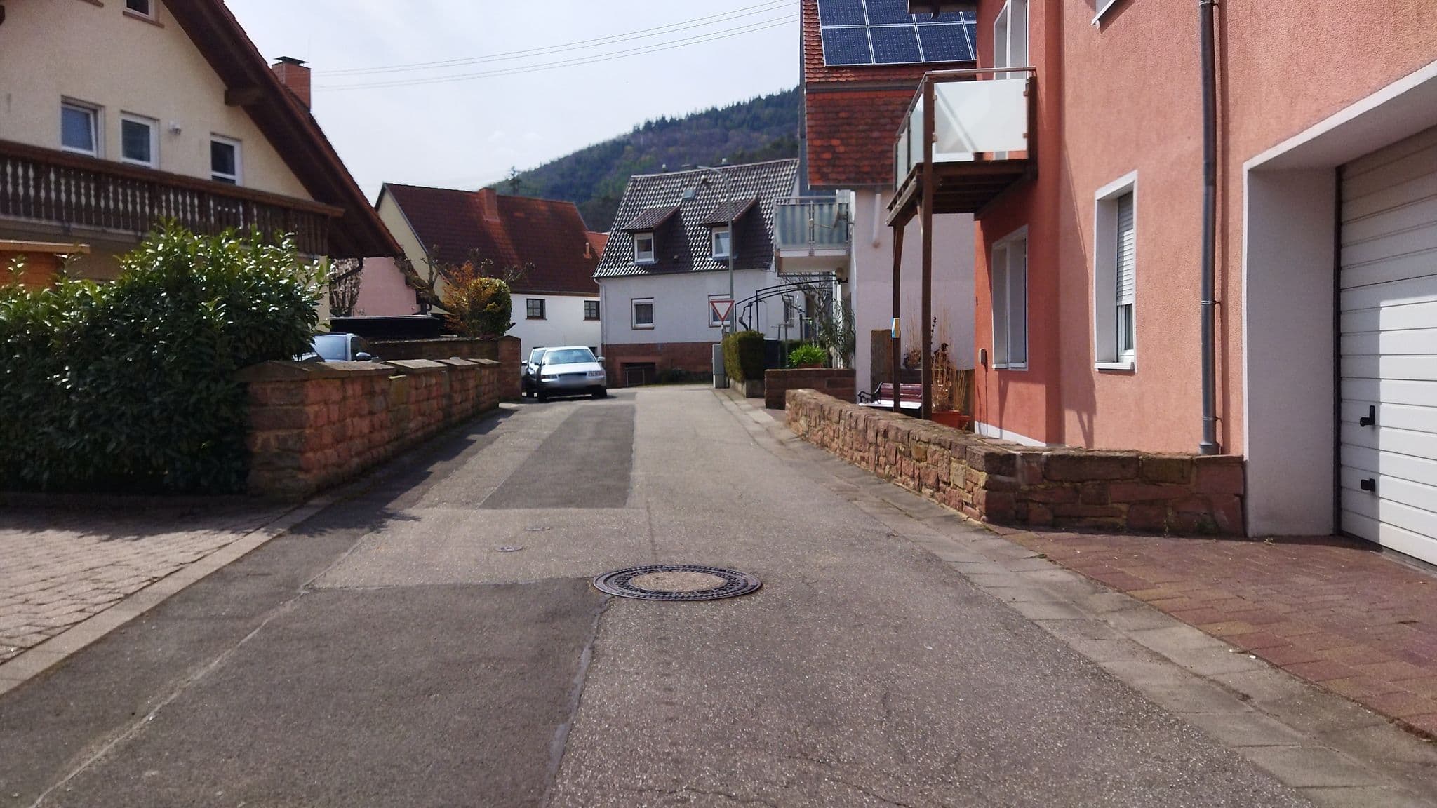 Street view near Gästehaus Herrmann, Rhodt unter Rietburg — © changchun1 (CC BY-SA · Mapillary)