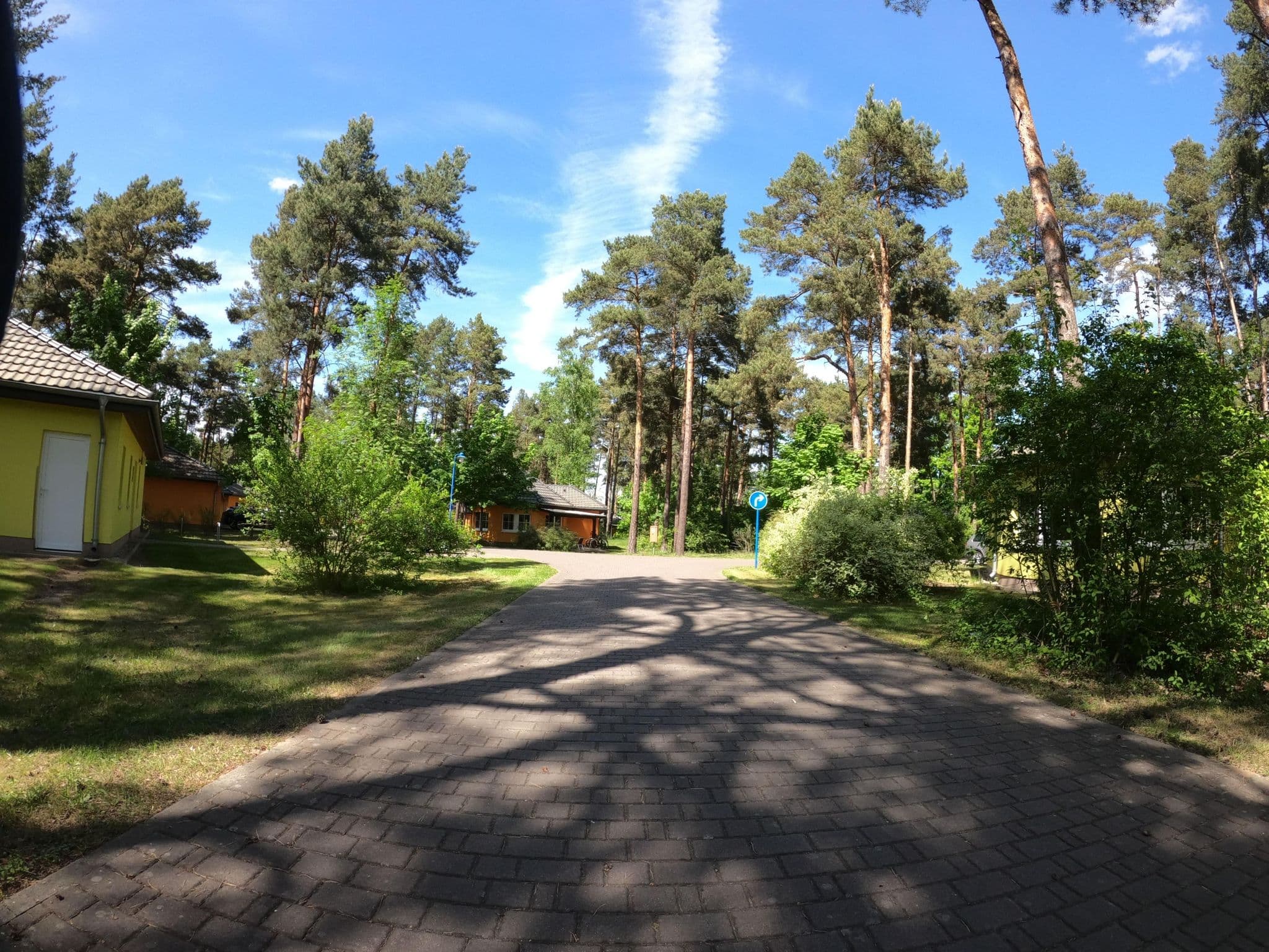 Street view near 107, Senftenberg — © masterofnoroad (CC BY-SA · Mapillary)