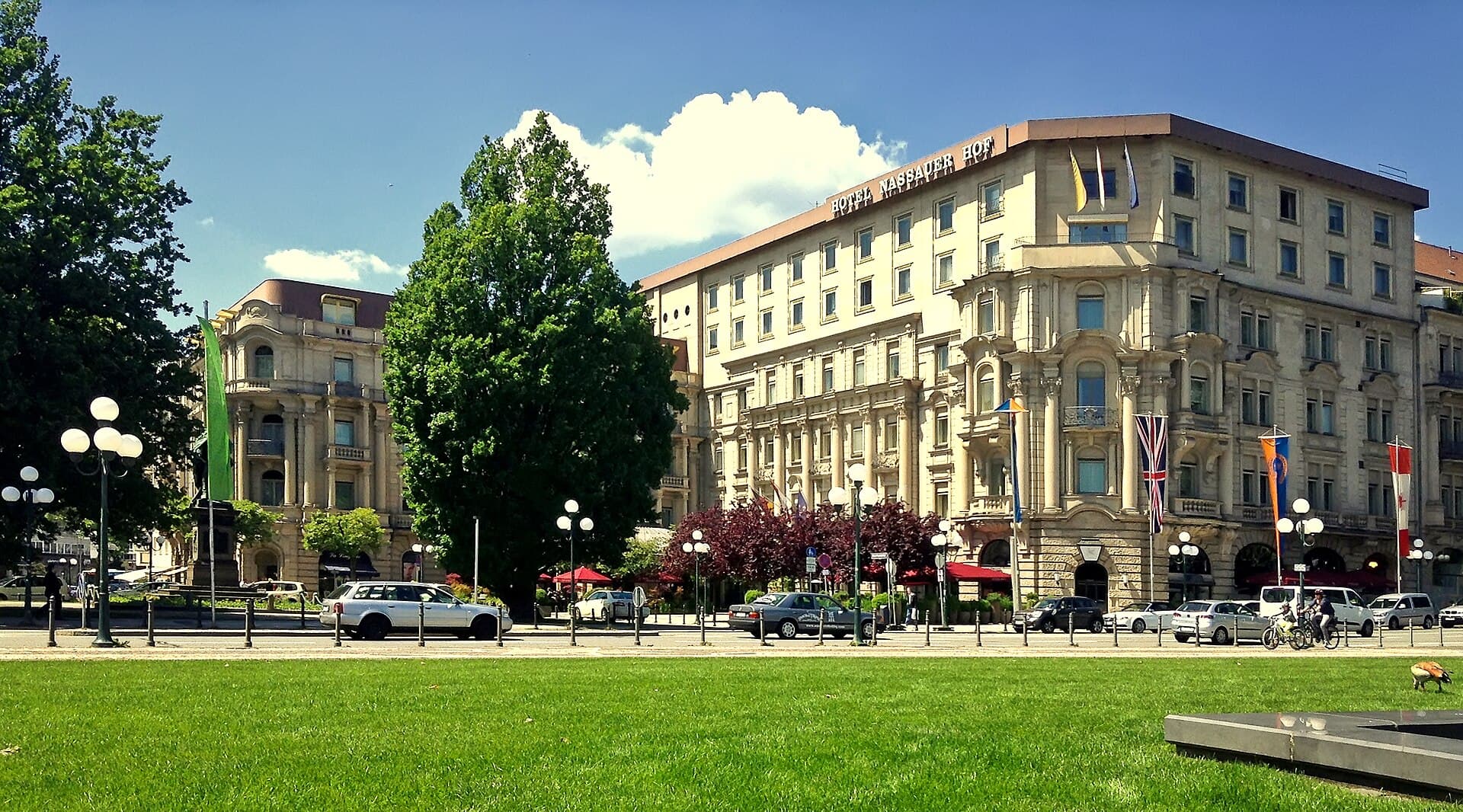 Hotel Nassauer Hof (via Wikimedia Commons, CC BY-SA 3.0)