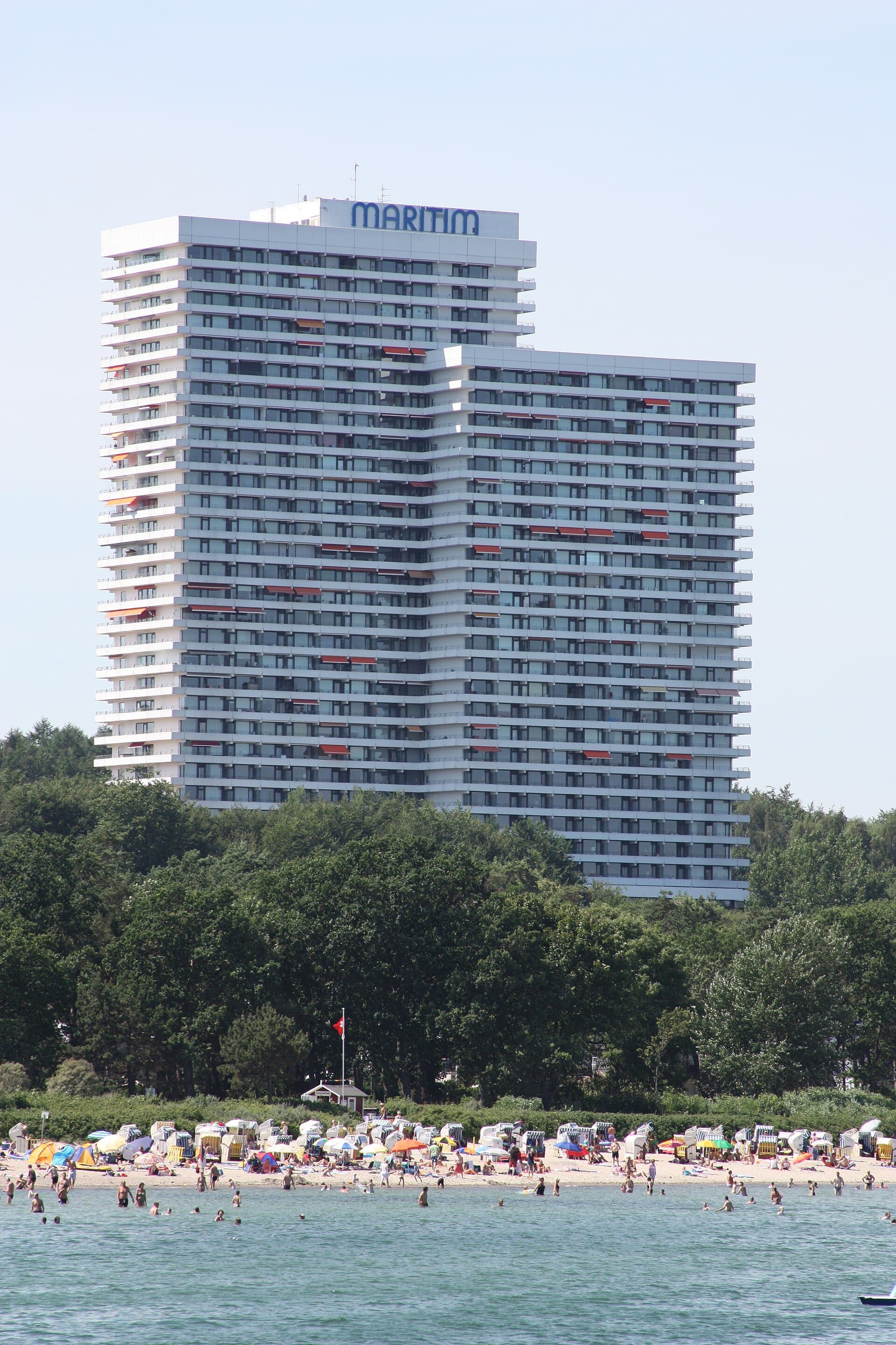 PLAZA Premium Timmendorfer Strand (via Wikimedia Commons, CC BY-SA 3.0)