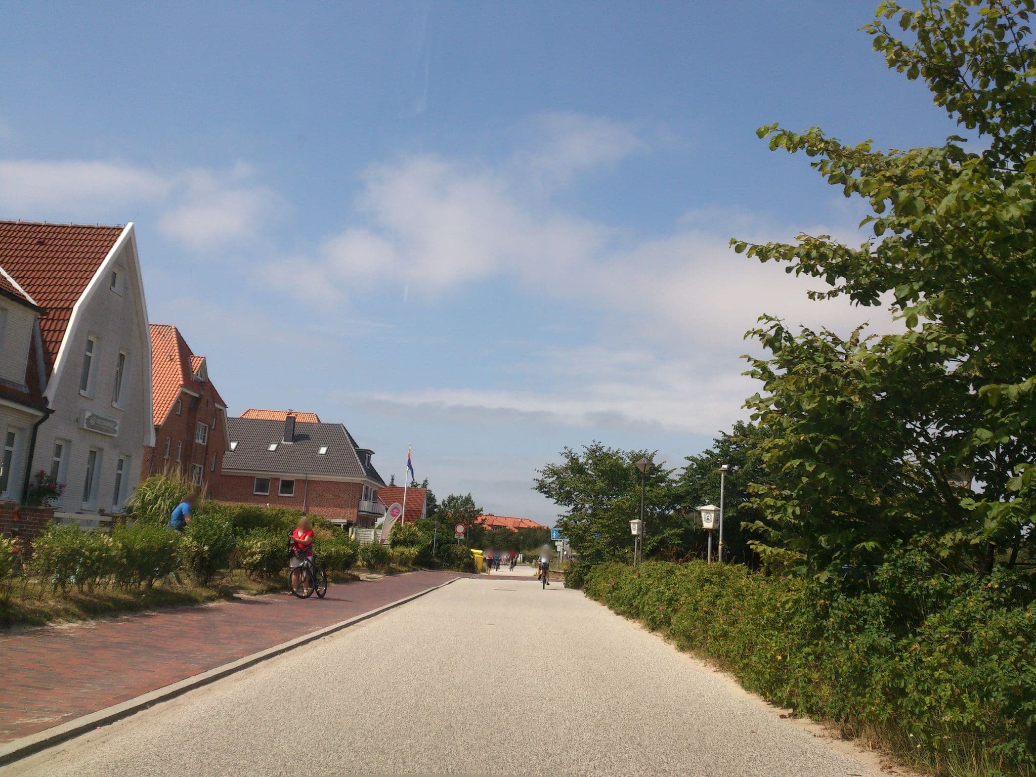 Street view near Das Strandhaus, Sankt Peter-Ording — © amenophis (CC BY-SA · Mapillary)