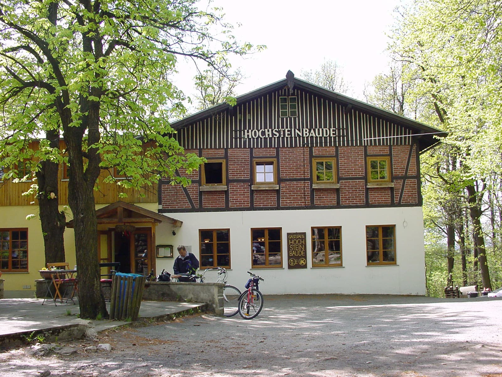 Hochsteinbaude (via Wikimedia Commons, CC BY-SA 4.0)