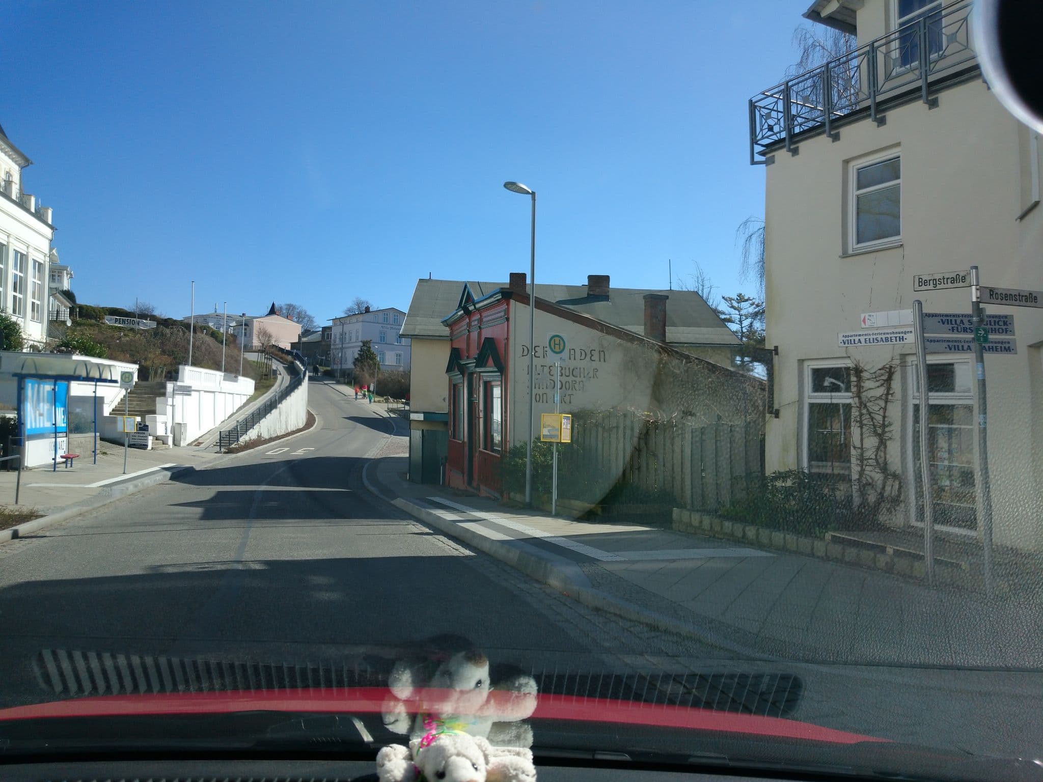 Street view near Villa Am Steinbach, Sassnitz — © jacobbraeutigam (CC BY-SA · Mapillary)