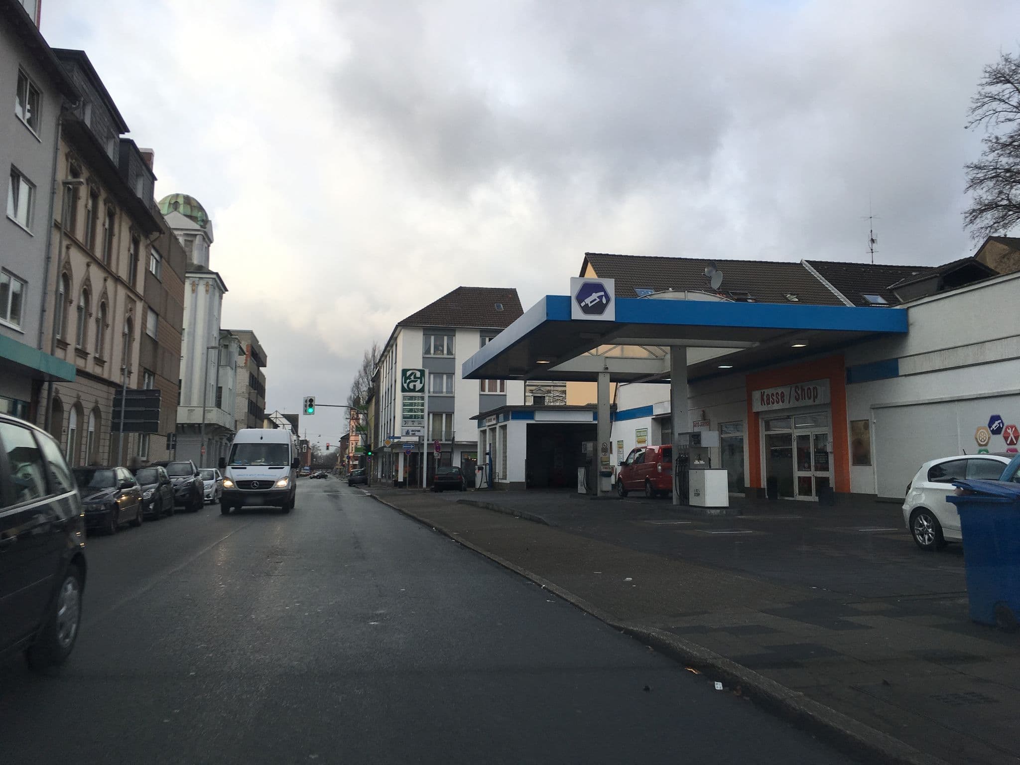 Street view near Hotel Residenz Oberhausen, Oberhausen — © wladimir (CC BY-SA · Mapillary)