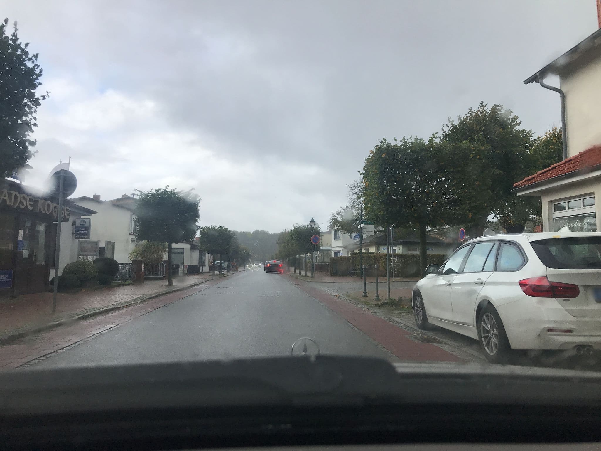 Street view near Best Western Hanse Kogge, Koserow — © saschahaberkorn (CC BY-SA · Mapillary)