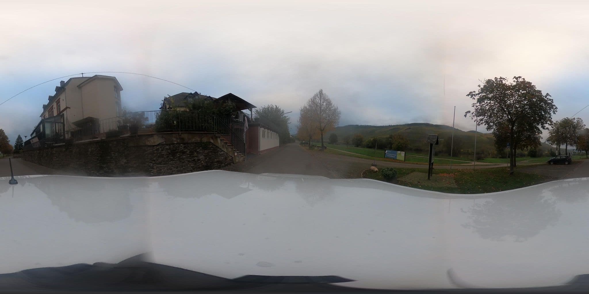 Street view near Wohnmobilstellplatz Lösnich, Kröv — © rjmen_roundb (CC BY-SA · Mapillary)