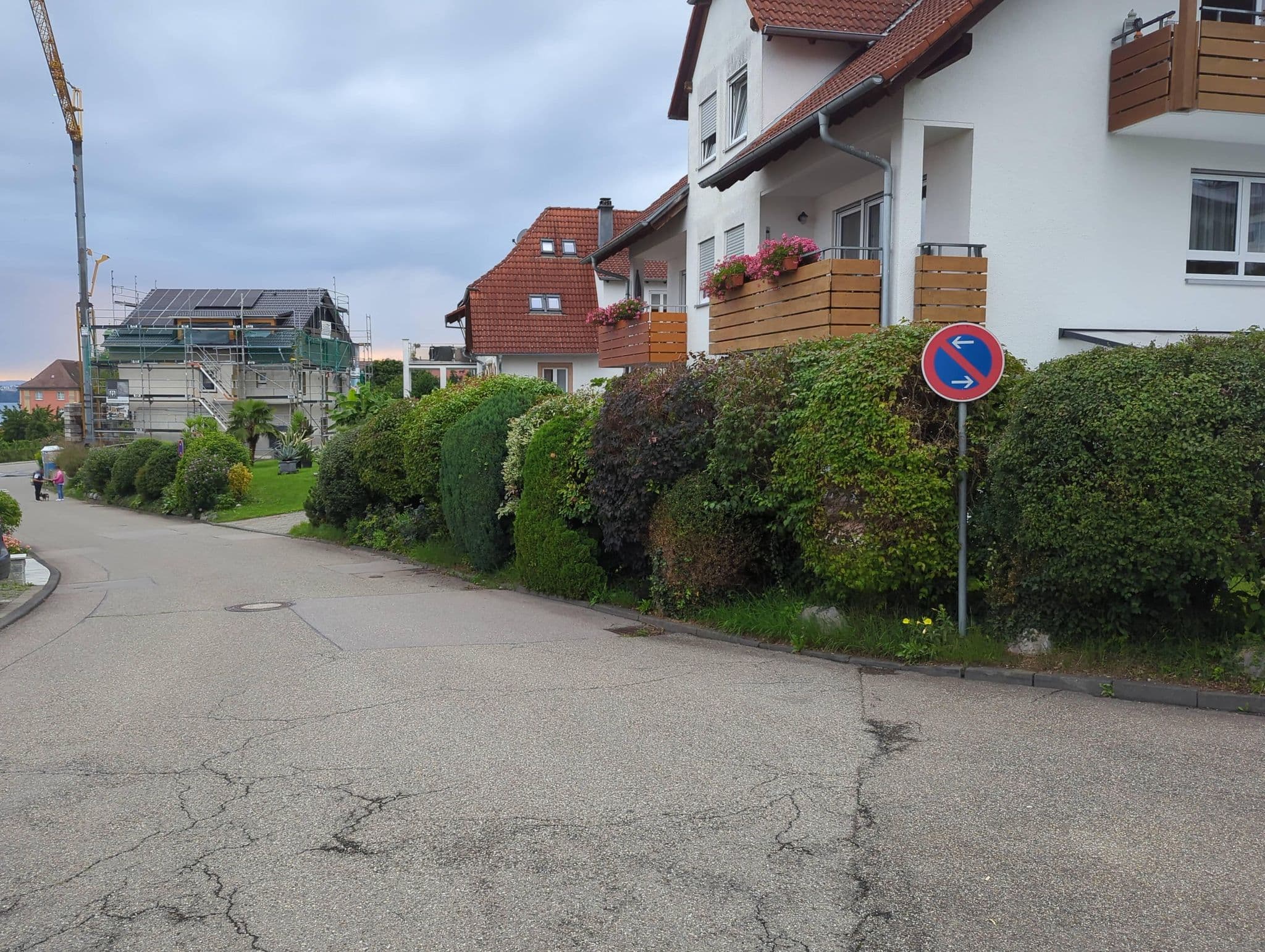 Street view near Hotel Garni EDEN, Meersburg — © Elektronenschubser (CC BY-SA · Mapillary)