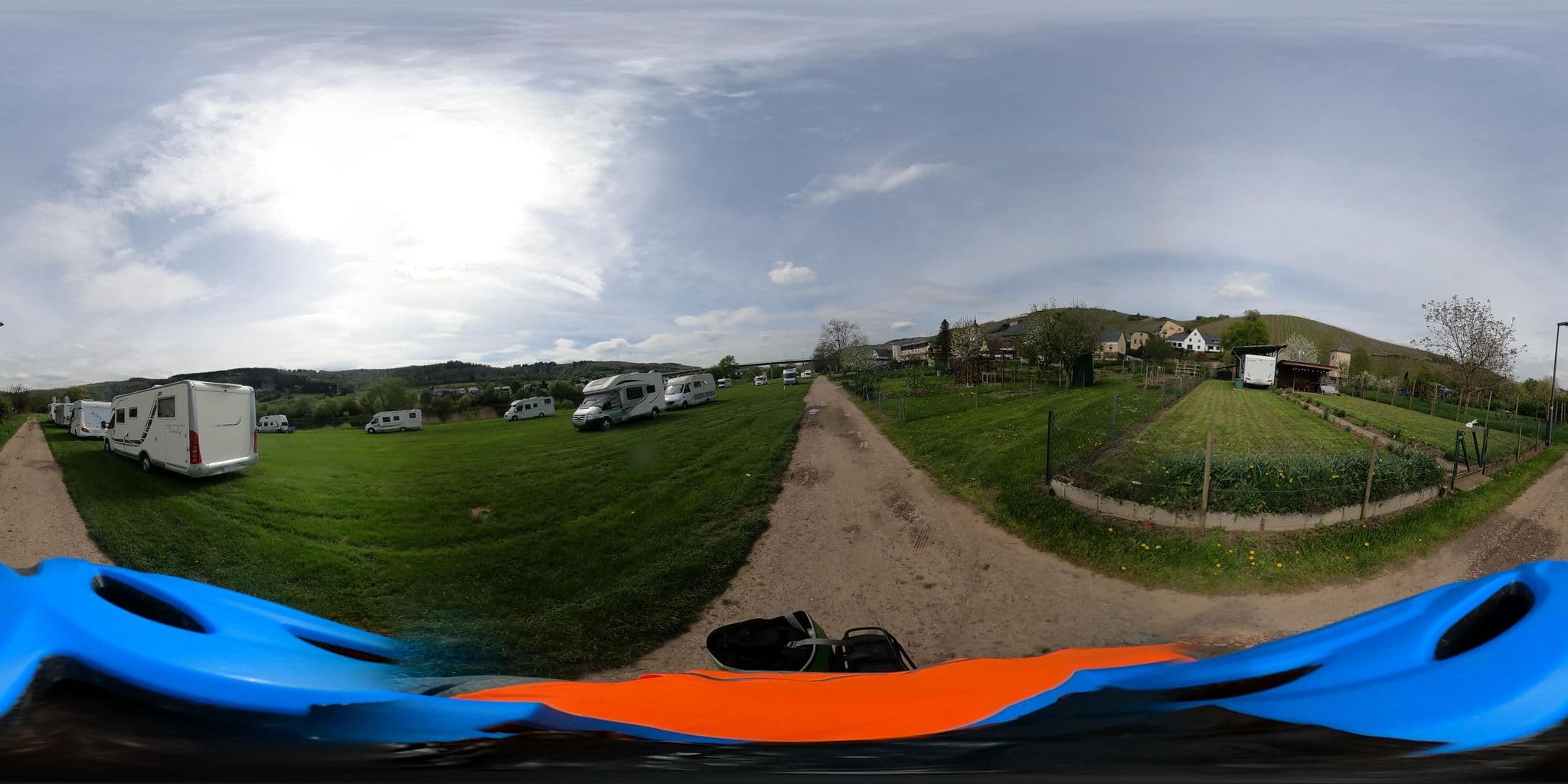 Street view near Wohnmobilstellplatz Kinheim, Kröv — © Mobilitaetswerk (CC BY-SA · Mapillary)