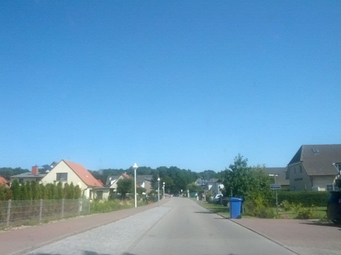 Street view near Meeresrauschen, Ostseebad Göhren — © zoegglmeyr (CC BY-SA · Mapillary)
