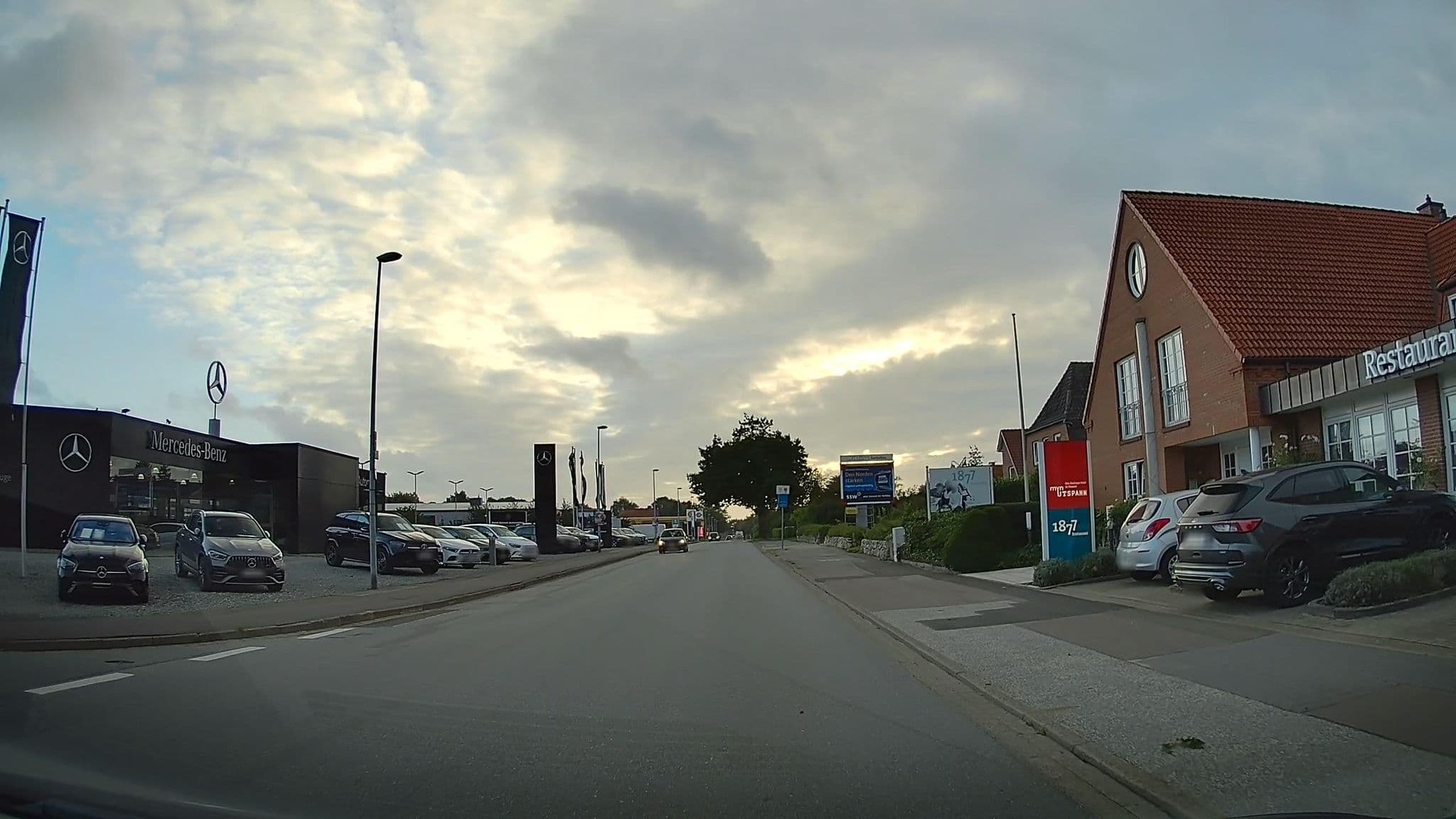 Street view near myn utspann, Husum — © hendel (CC BY-SA · Mapillary)