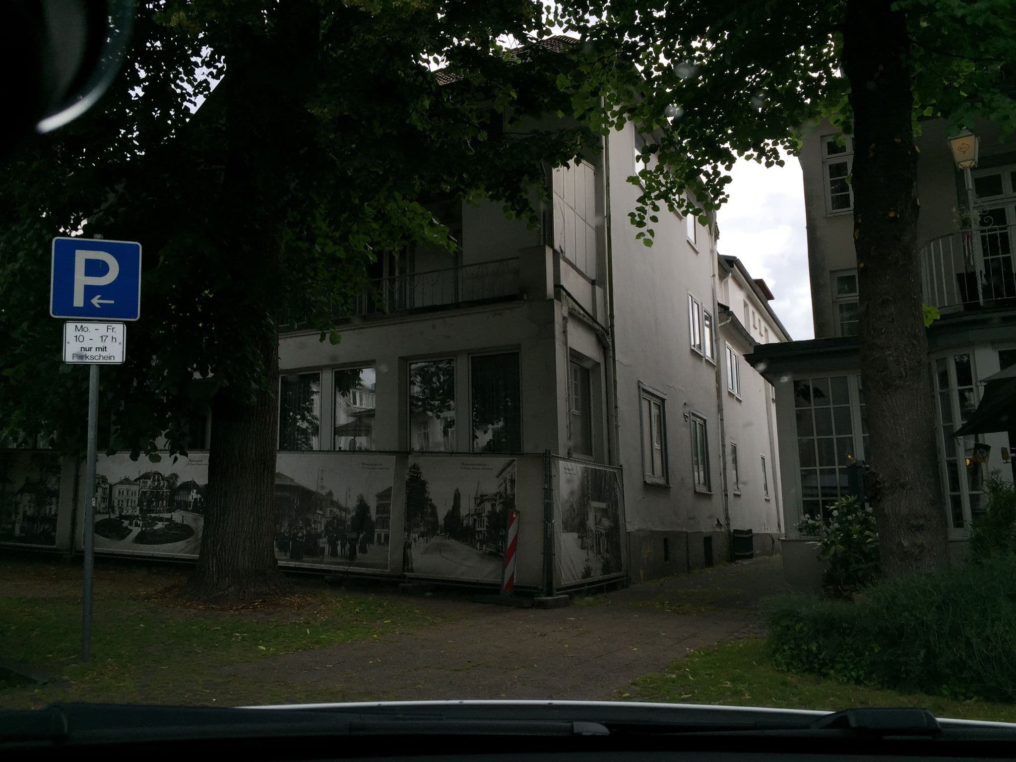 Street view near Rein Klassik Hotel, Bad Pyrmont — © postgelb (CC BY-SA · Mapillary)