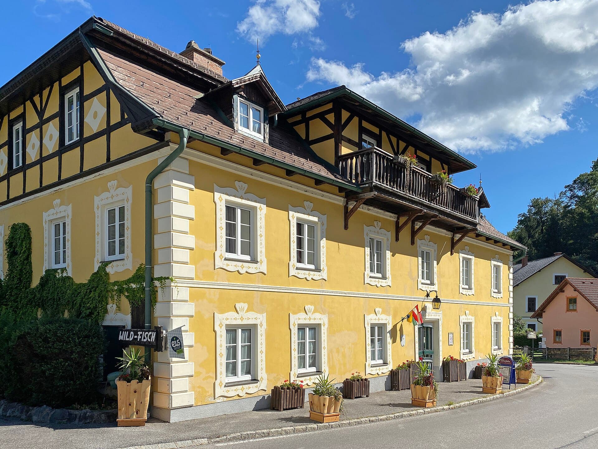 Raxalpenhof (via Wikimedia Commons, CC BY-SA 4.0)