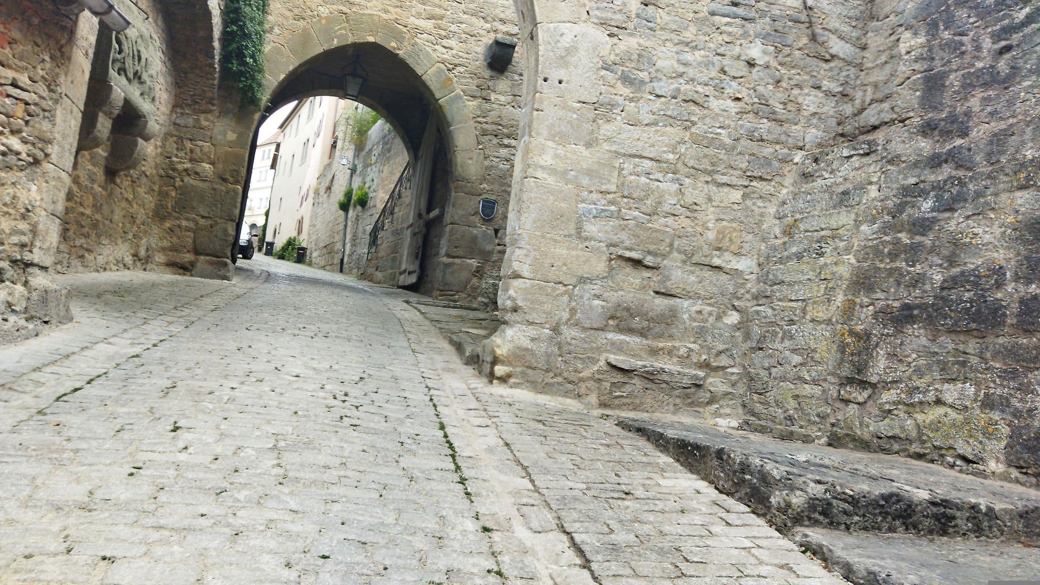 Street view near Hotel "Am Siebersturm", Rothenburg ob der Tauber — © changchun1 (CC BY-SA · Mapillary)