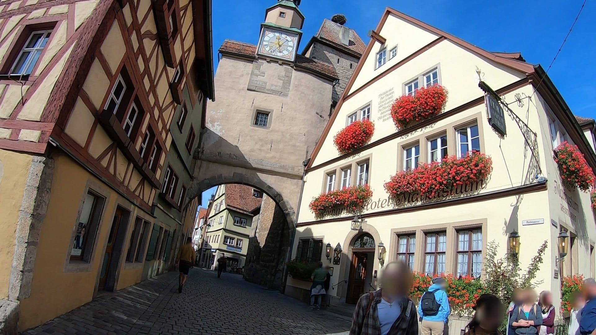 Street view near Pension Elke, Rothenburg ob der Tauber — © vinisa (CC BY-SA · Mapillary)