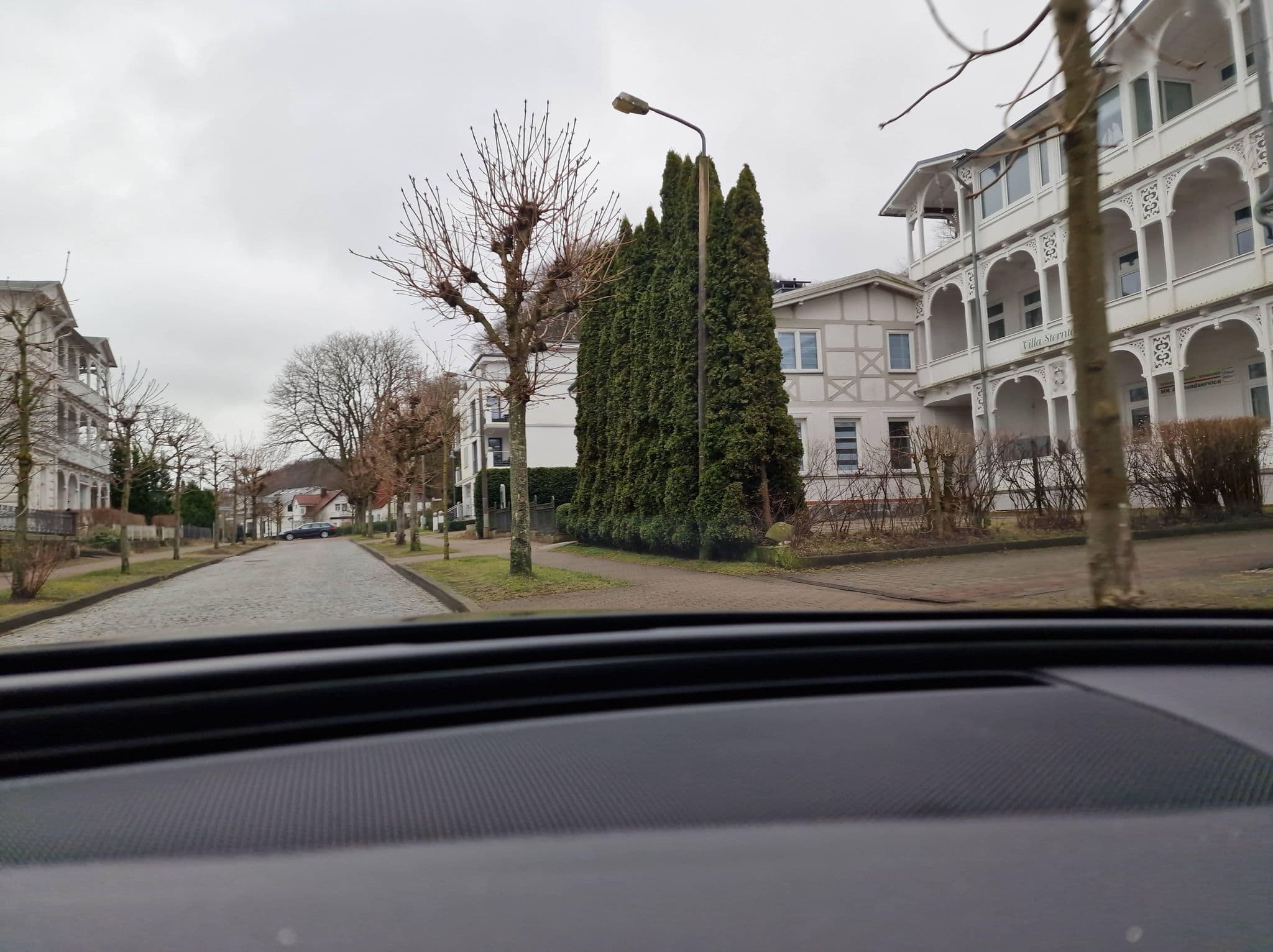 Street view near Villa Wende, Ostseebad Binz — © atpl_pilot (CC BY-SA · Mapillary)