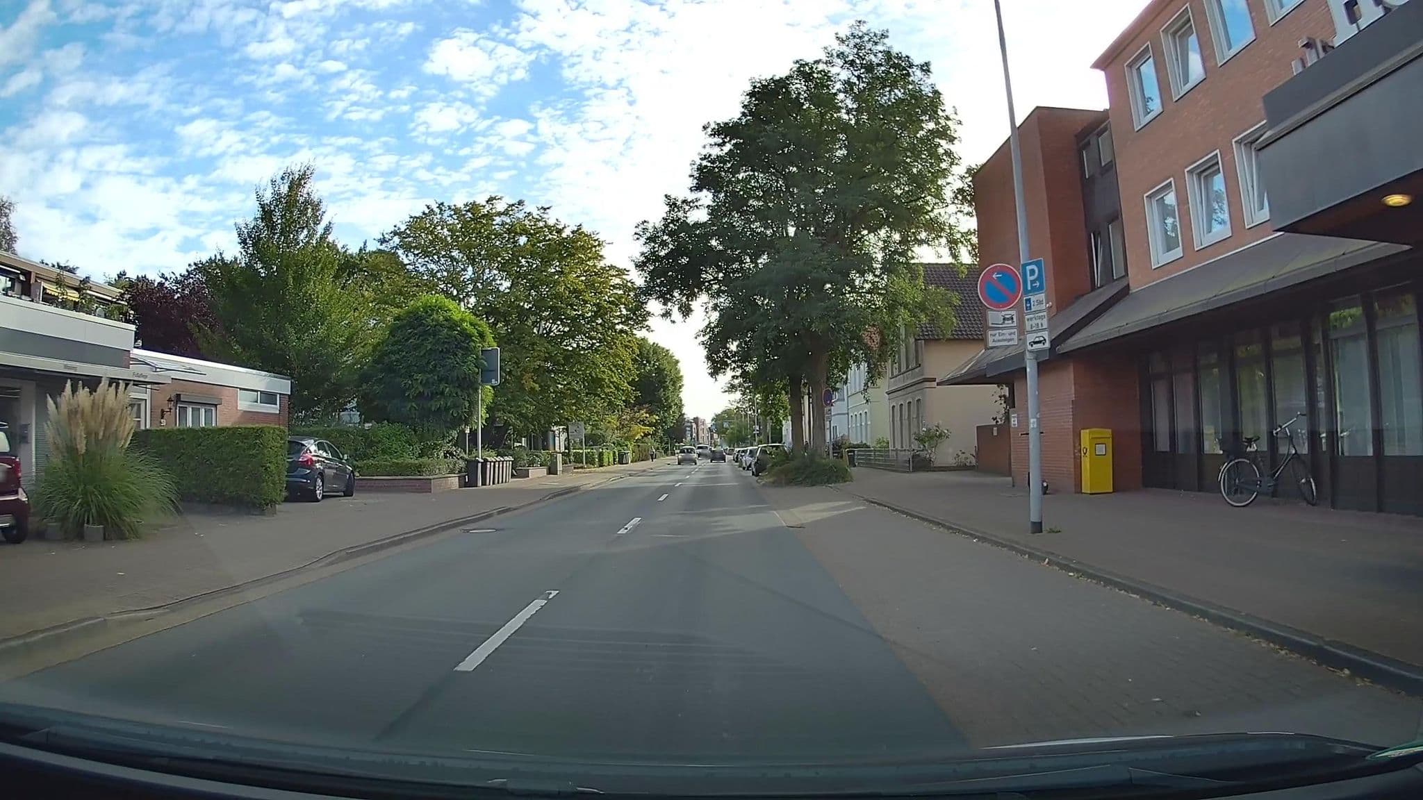 Street view near Best Western Hotel Heide, Oldenburg — © hendel (CC BY-SA · Mapillary)
