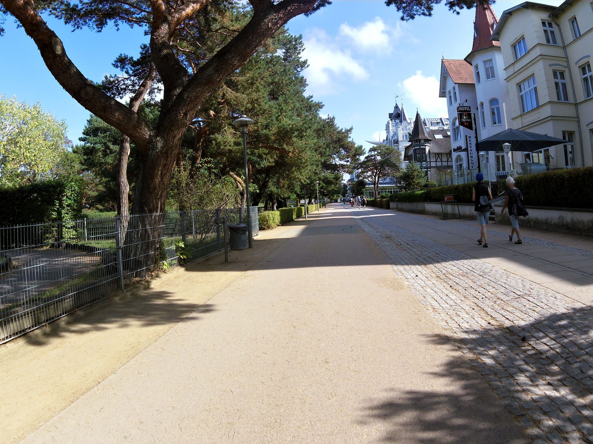 Street view near Hotel Seestern, Ostseebad Zinnowitz — © zoegglmeyr (CC BY-SA · Mapillary)