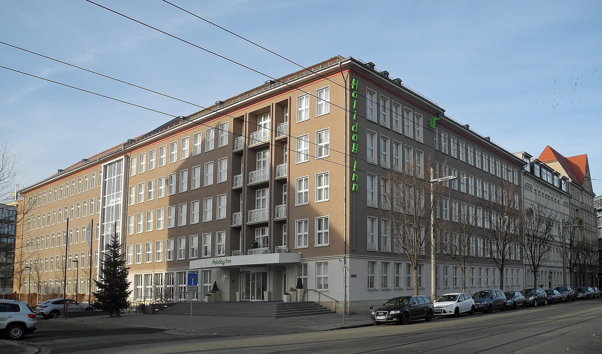 Holiday Inn Dresden – Am Zwinger (via Wikimedia Commons, CC BY-SA 4.0)
