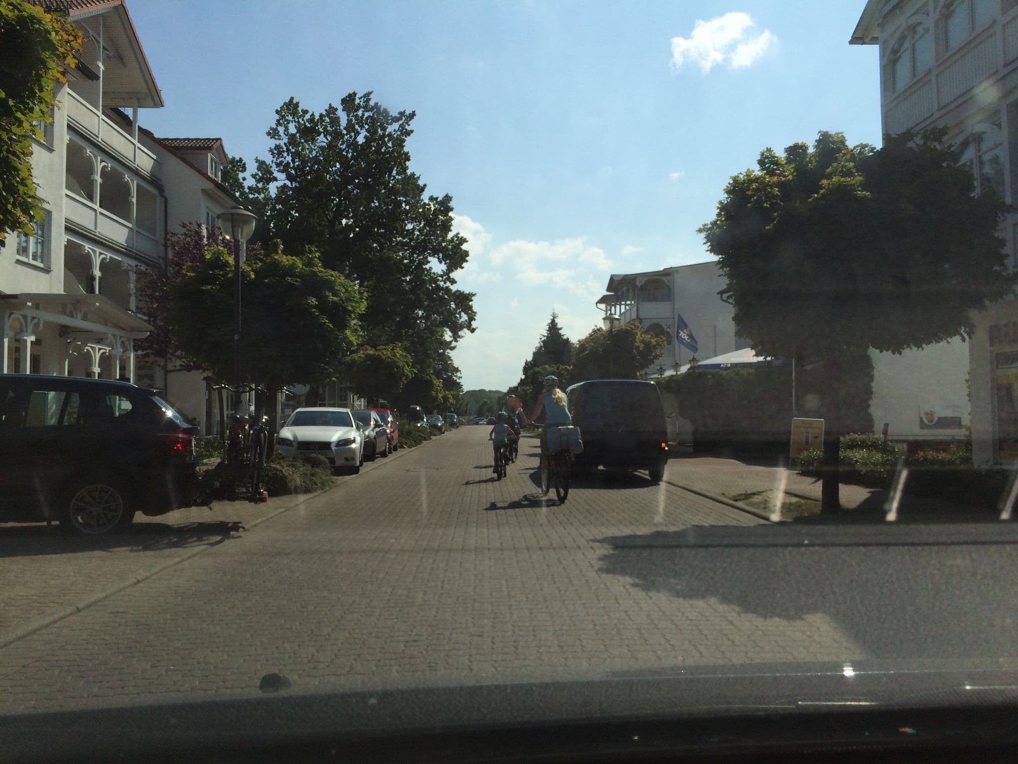 Street view near Deutsches Haus, Ostseebad Binz
