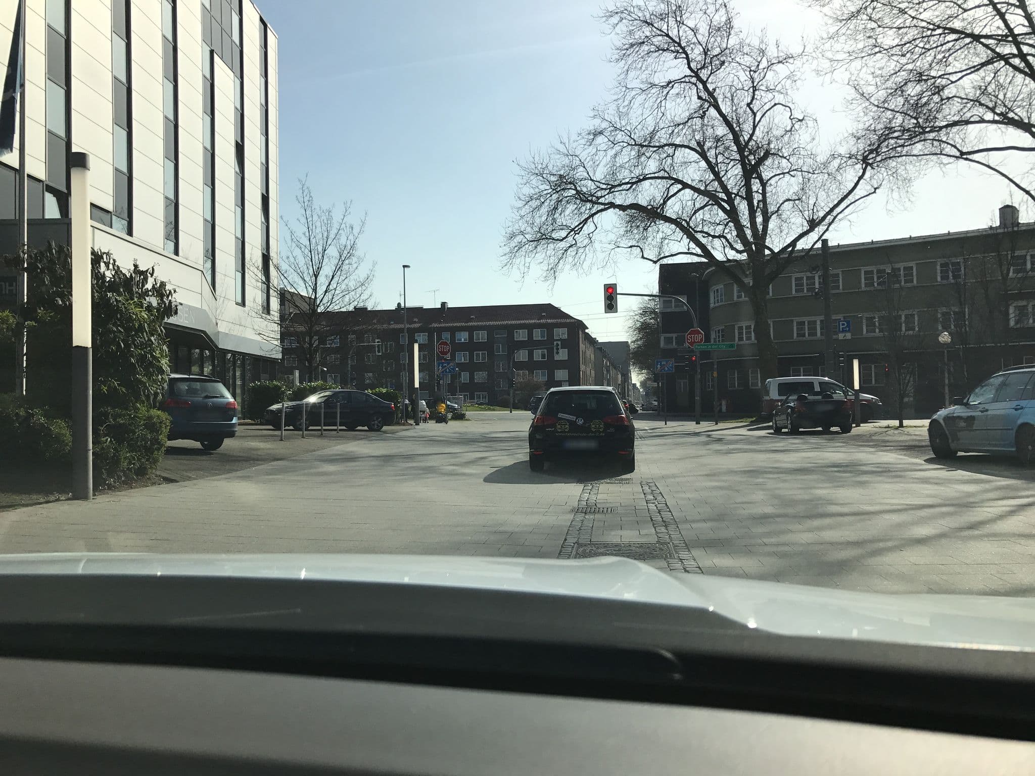Street view near NH Oberhausen, Oberhausen — © saschahaberkorn (CC BY-SA · Mapillary)