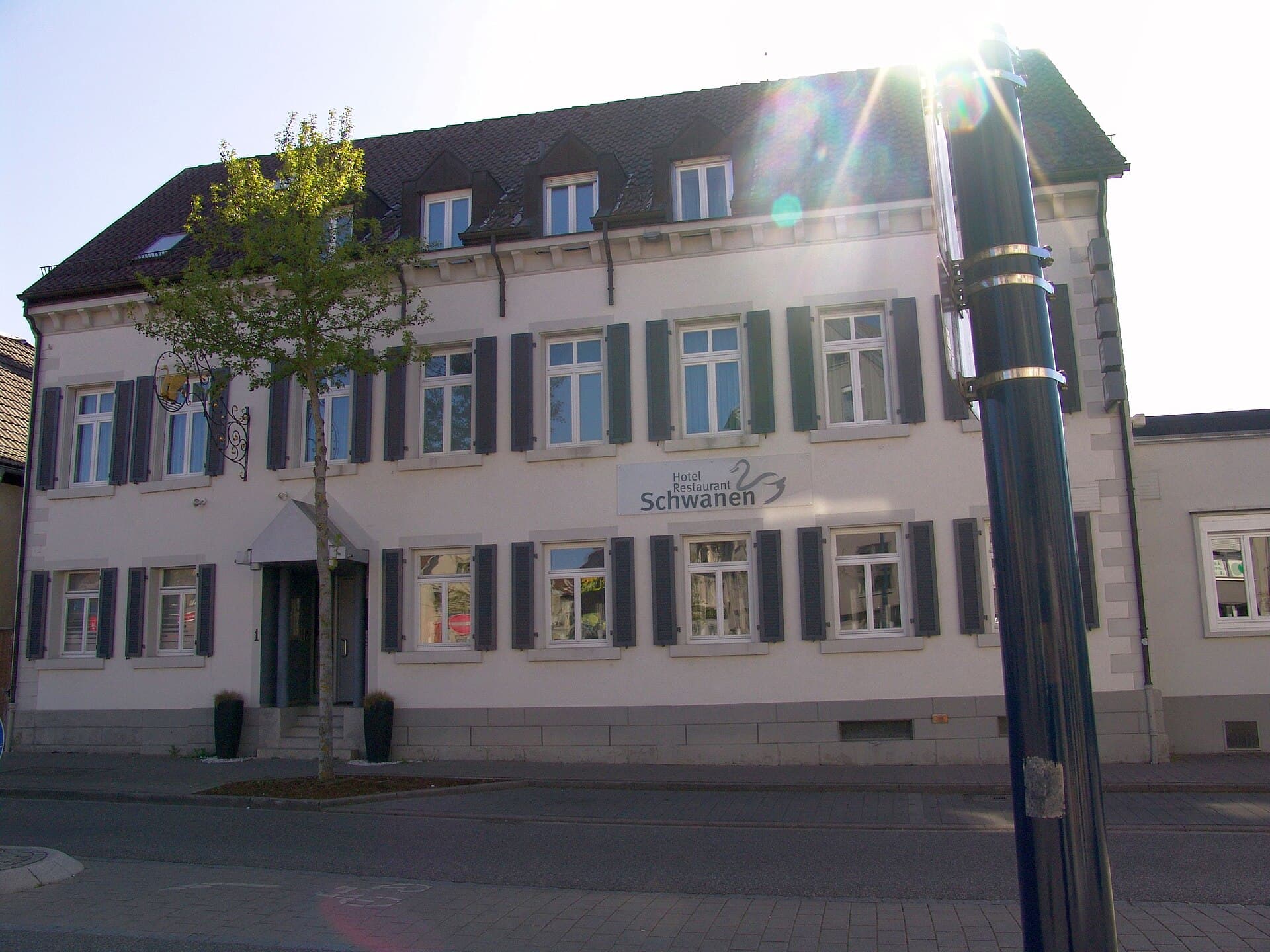 Hotel Schwanen (via Wikimedia Commons, CC BY-SA 4.0)