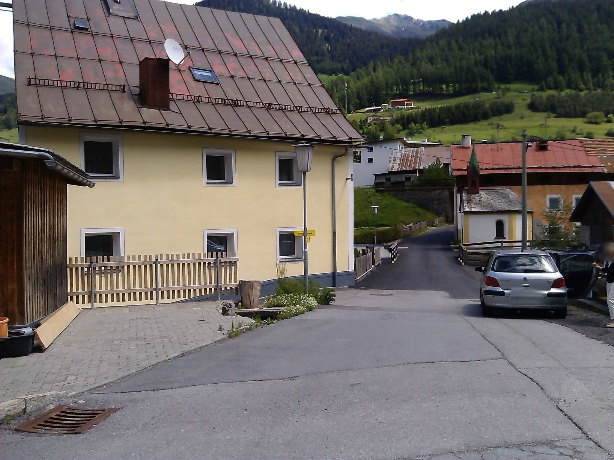 Street view near Apart Hofer, Nauders — © changchun1 (CC BY-SA · Mapillary)