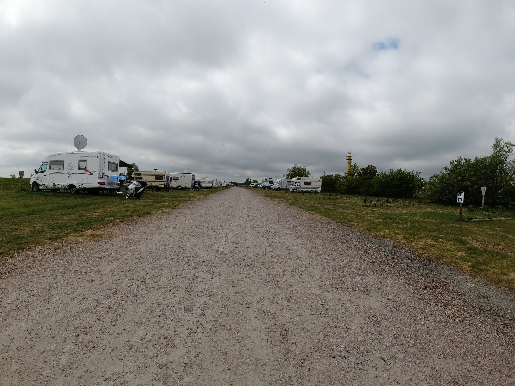 Street view near Wohnmobilplatz am Campingplatz, Schillig — © ralrei (CC BY-SA · Mapillary)