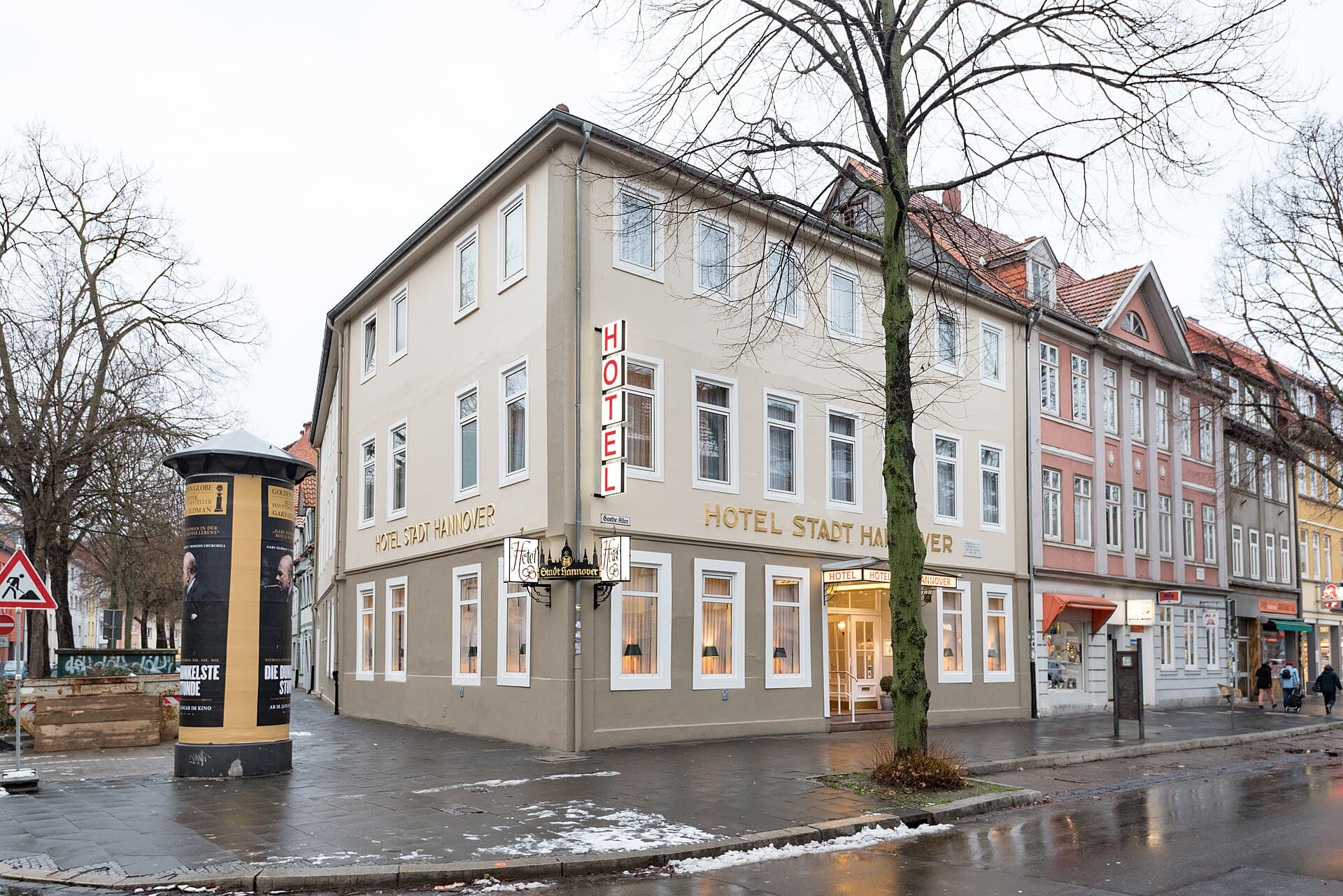 Hotel Stadt Hannover (via Wikimedia Commons, CC BY-SA 4.0)