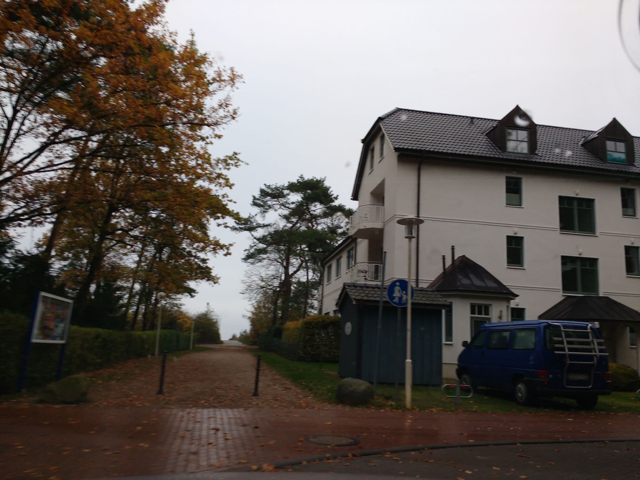 Street view near Deutsches Haus, Ostseebad Boltenhagen — © thetornado76 (CC BY-SA · Mapillary)