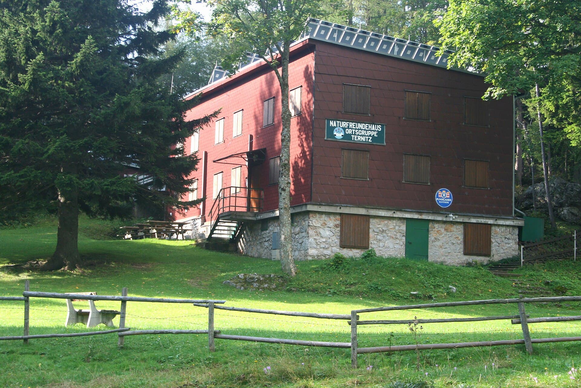 Ternitzer Hütte (via Wikimedia Commons, CC BY-SA 3.0)