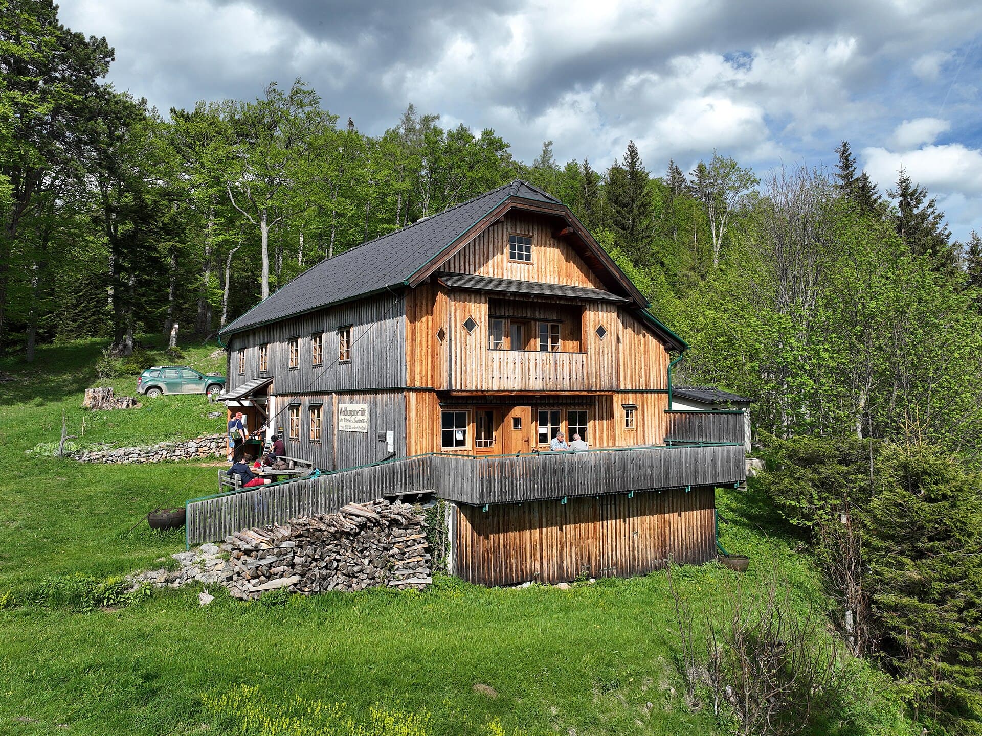 Waldburgangerhütte (via Wikimedia Commons, CC BY-SA 4.0)