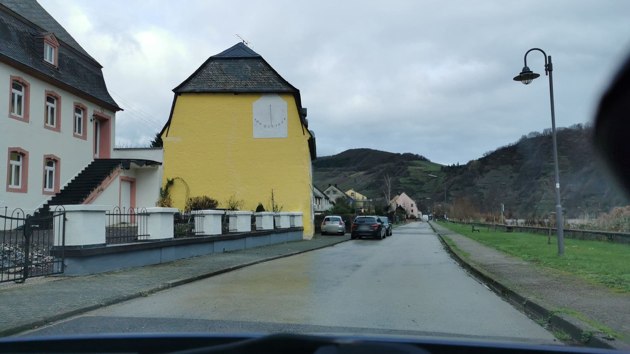Street view near Gasthof Moselloreley, Piesport — © ma_rt_in (CC BY-SA · Mapillary)