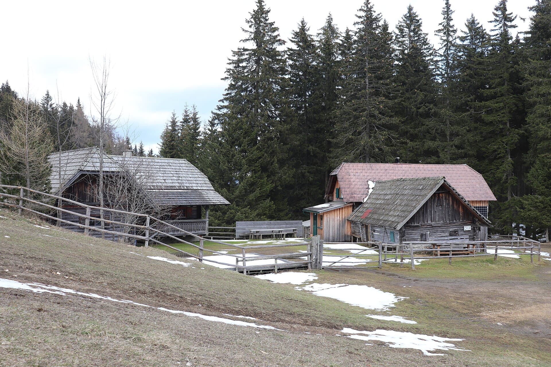 Kaarlhütte (via Wikimedia Commons, CC BY-SA 4.0)