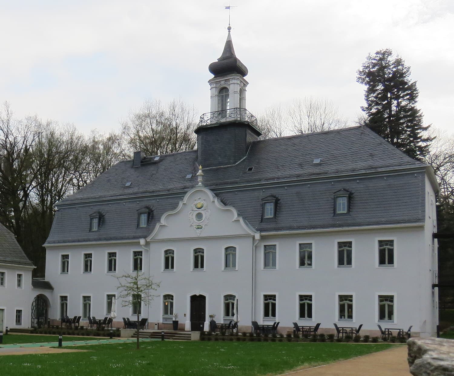Hotel "Schloss Rabenstein" (via Wikimedia Commons, CC BY-SA 4.0)