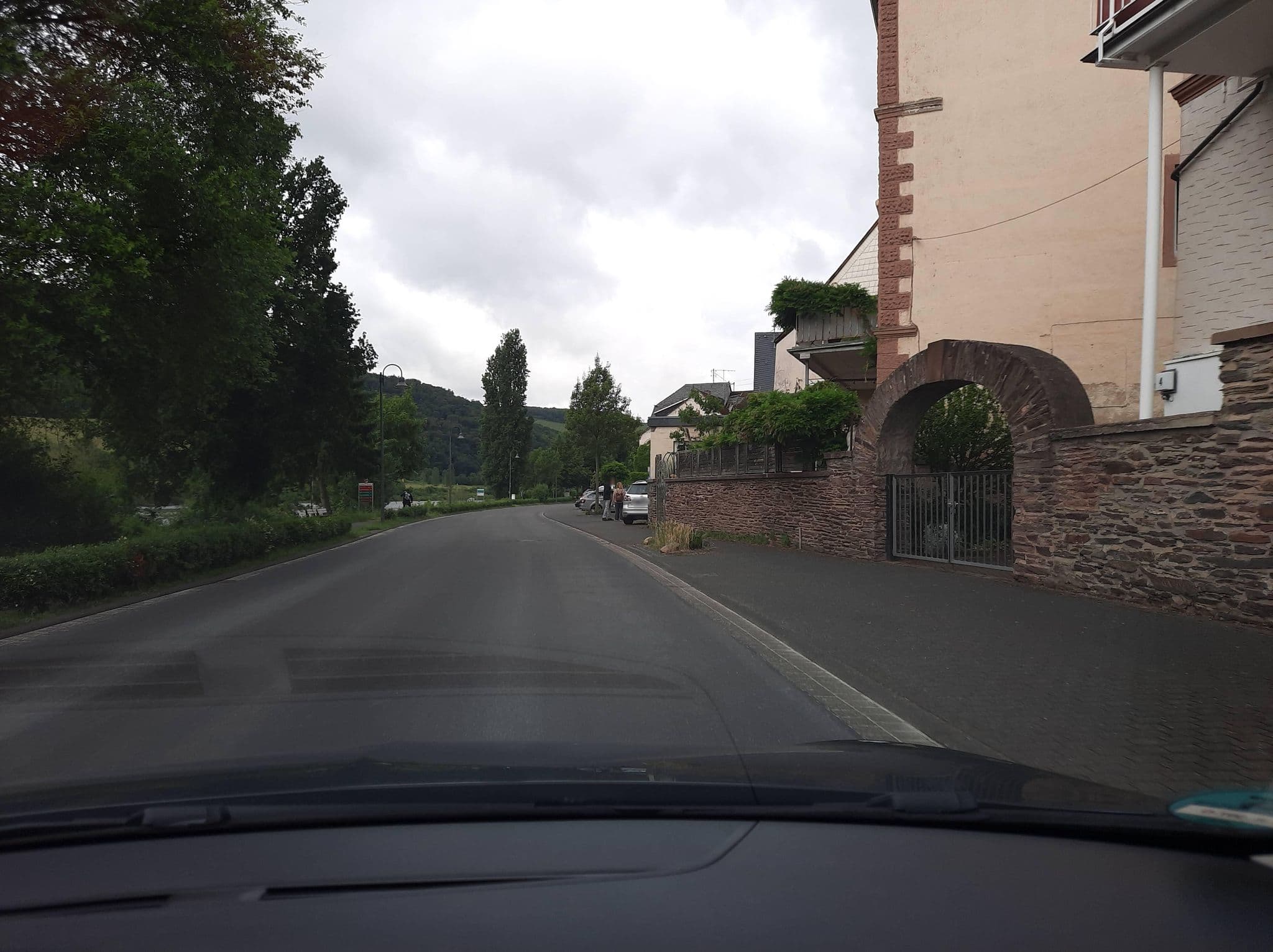 Street view near Wein- und Gästehaus Gabriel, Zeltingen-Rachtig — © Lowiekse (CC BY-SA · Mapillary)