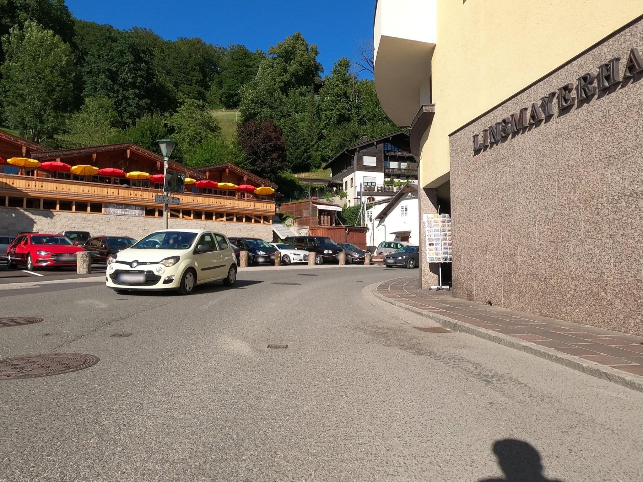 Street view near Hotel Cortisen am See, Sankt Wolfgang im Salzkammergut — © Langfahrer (CC BY-SA · Mapillary)