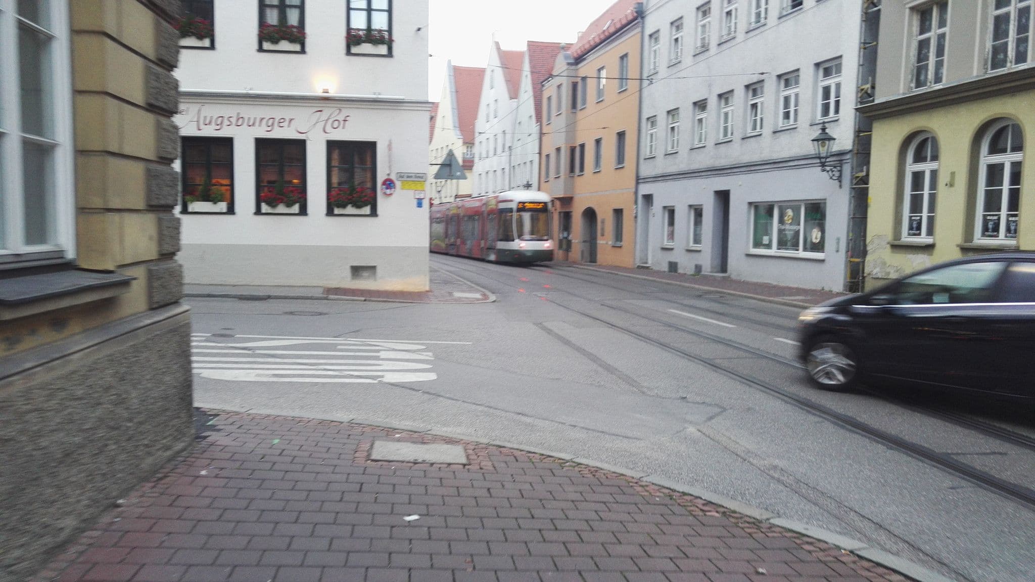 Street view near Hotel Augsburger Hof, Augsburg — © aceini (CC BY-SA · Mapillary)
