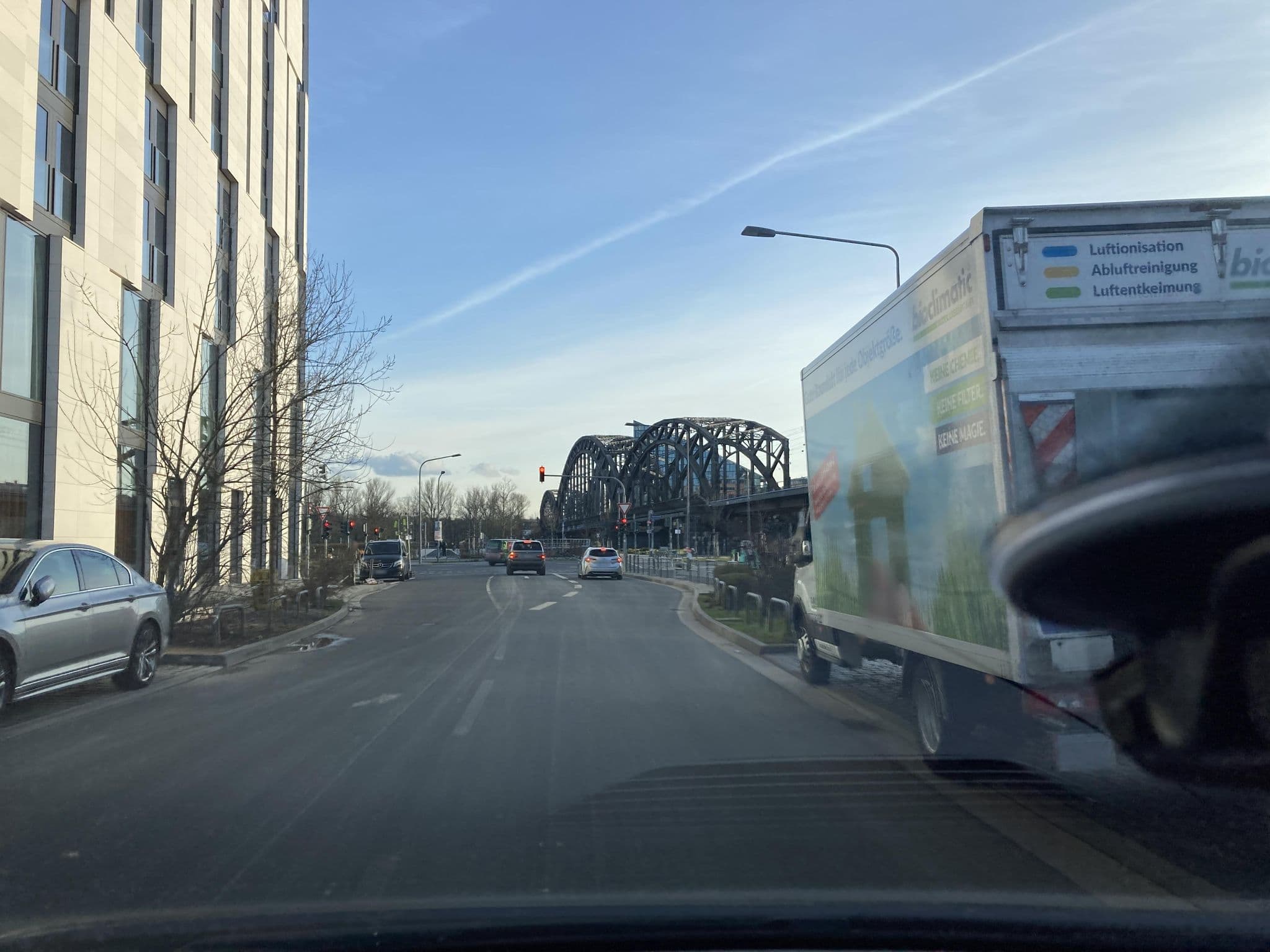 Street view near Scandic Frankfurt Hafenpark, Frankfurt am Main — © robffm (CC BY-SA · Mapillary)