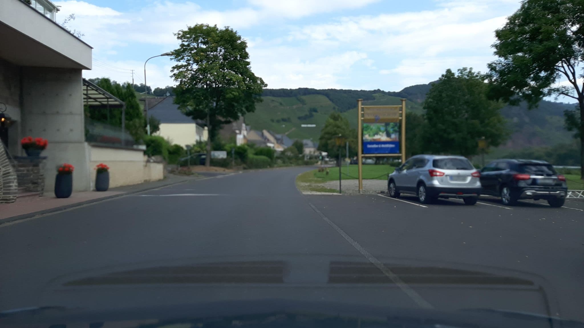 Street view near Weingut Walter Schmitz, Zeltingen-Rachtig — © Lowiekse (CC BY-SA · Mapillary)