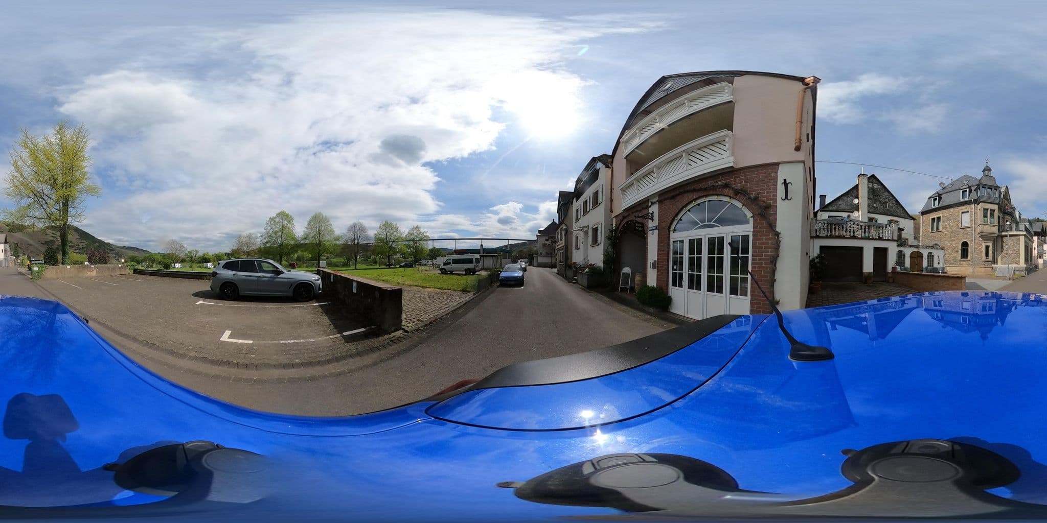 Street view near Weinstube Urzecha Hof, Zeltingen-Rachtig — © Mobilitaetswerk (CC BY-SA · Mapillary)
