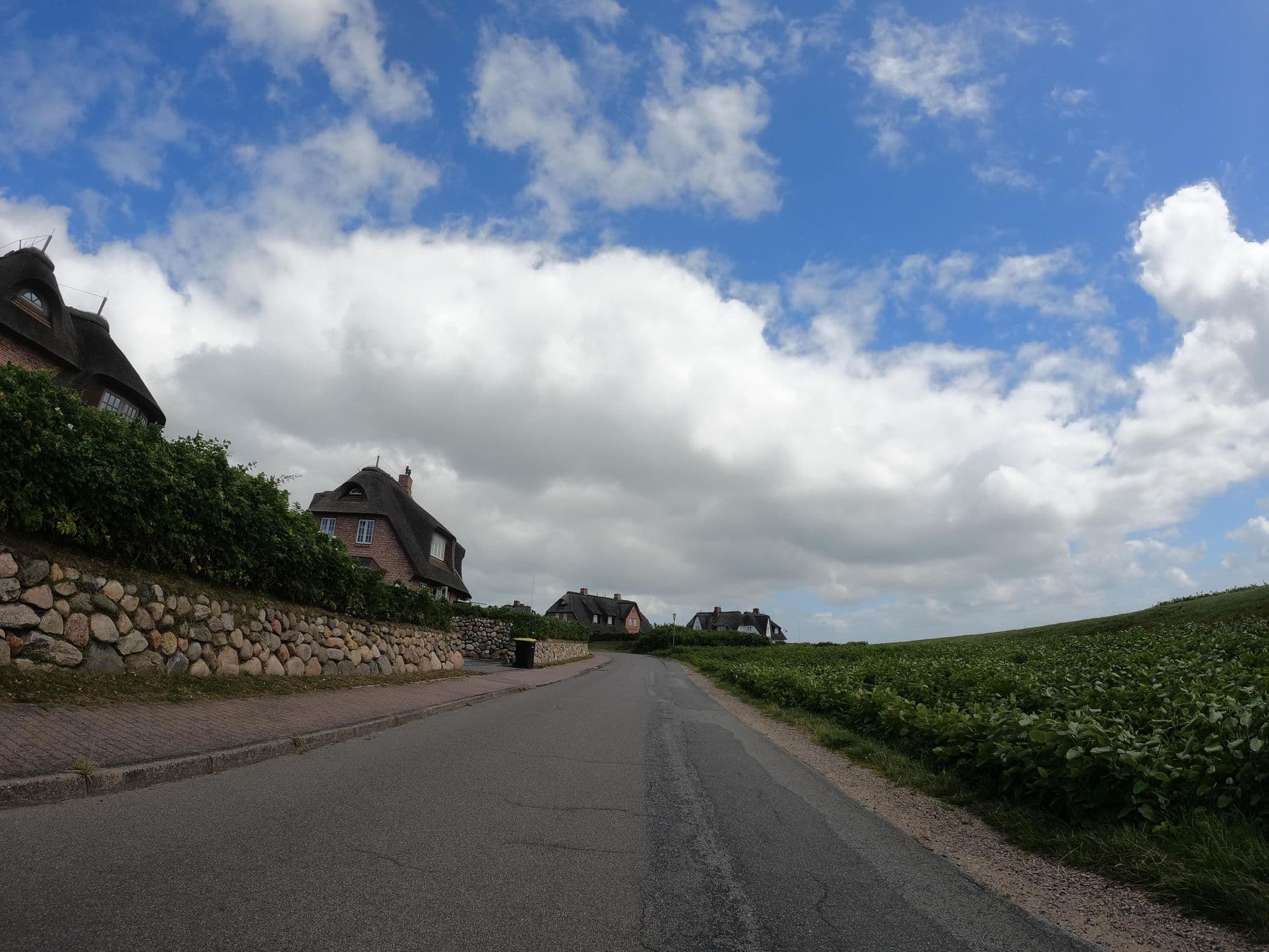 Street view near Alte Strandvogtei, Haus Eastside, Tinnum — © strubbl (CC BY-SA · Mapillary)