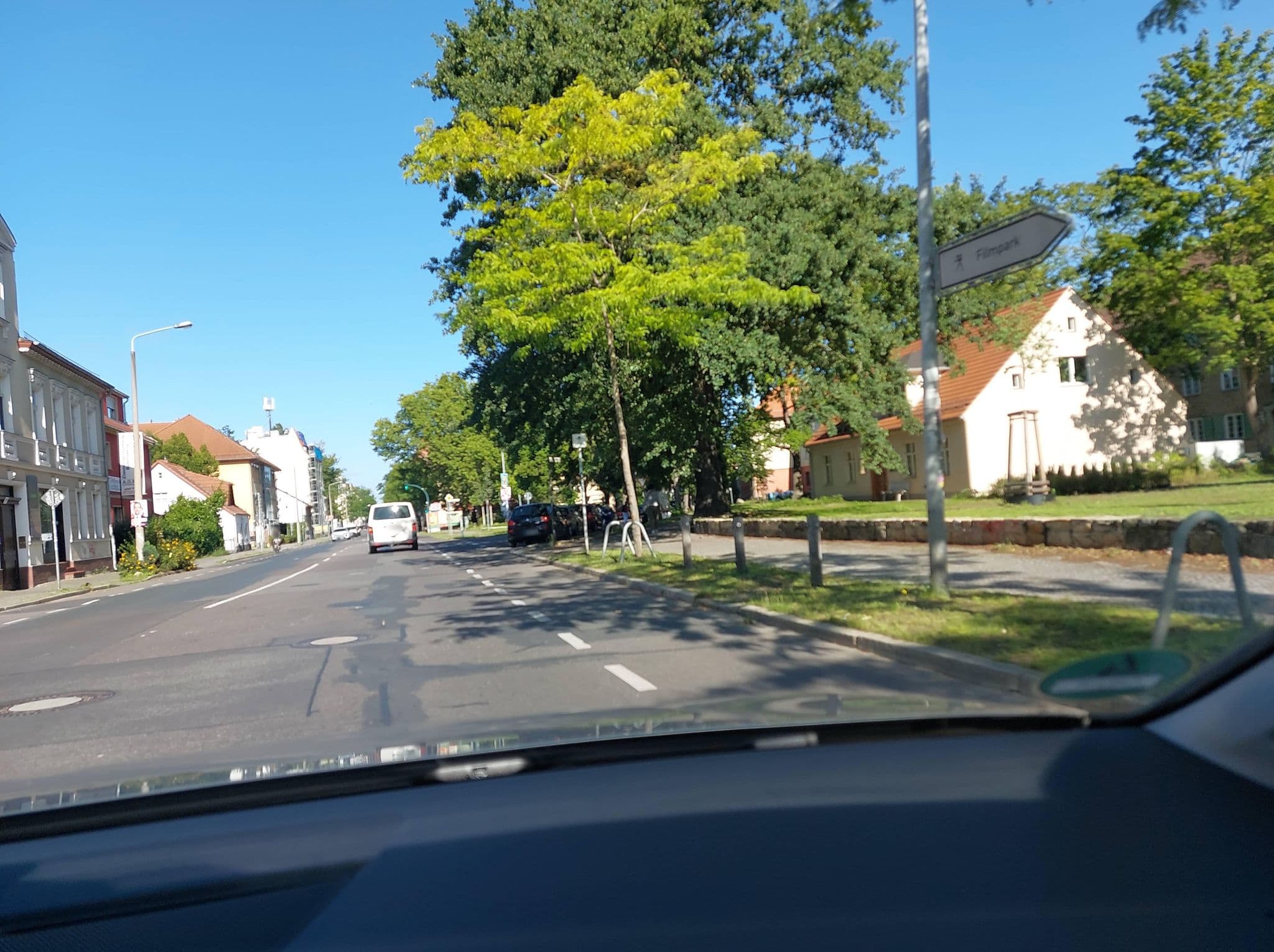 Street view near Pension Am Findling, Potsdam — © DBSEV_SBB (CC BY-SA · Mapillary)