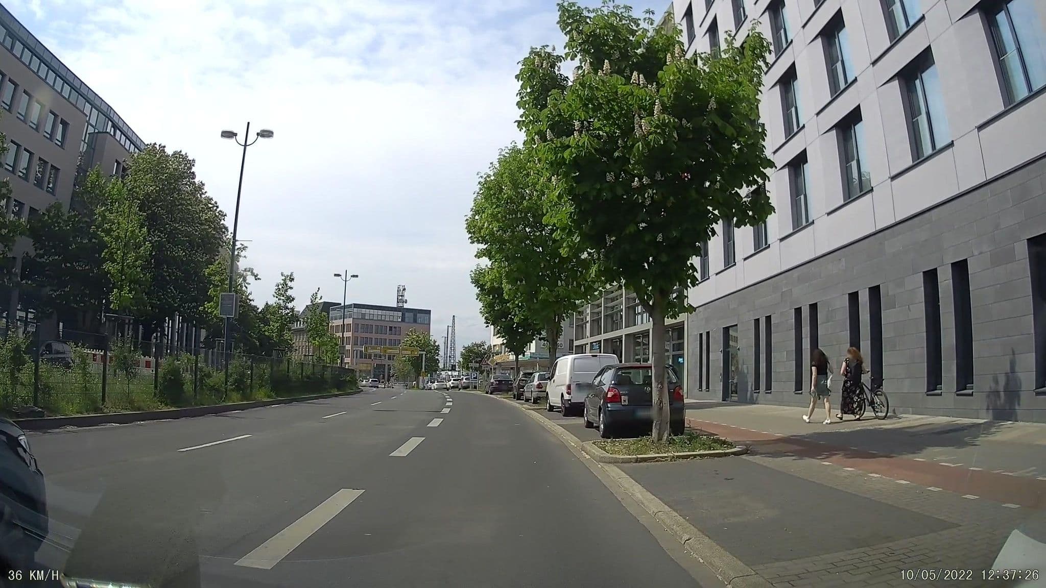 Street view near Leonardo Hotel Dortmund, Dortmund — © geogladbecker (CC BY-SA · Mapillary)