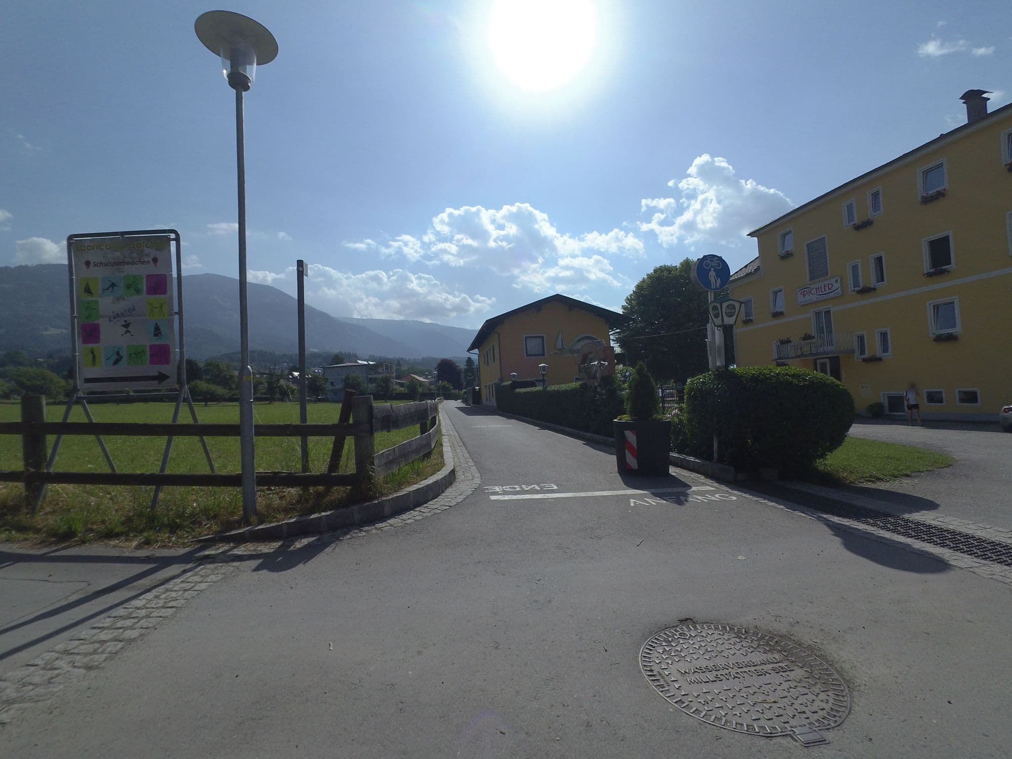 Street view near Strandhotel Pichler, Seeboden — © schermy_at (CC BY-SA · Mapillary)