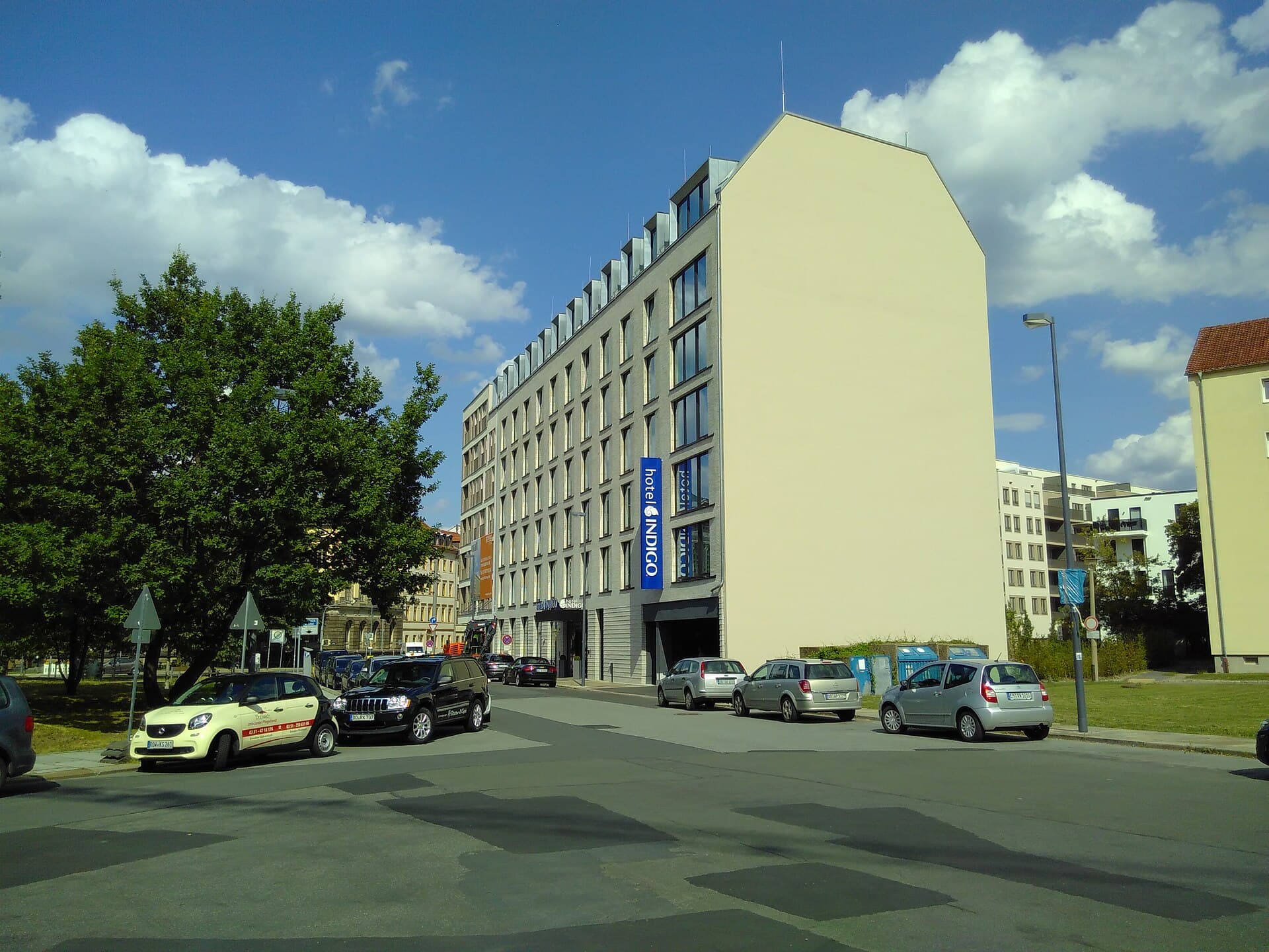Hotel Indigo Dresden - Wettiner Platz (via Wikimedia Commons, CC0)